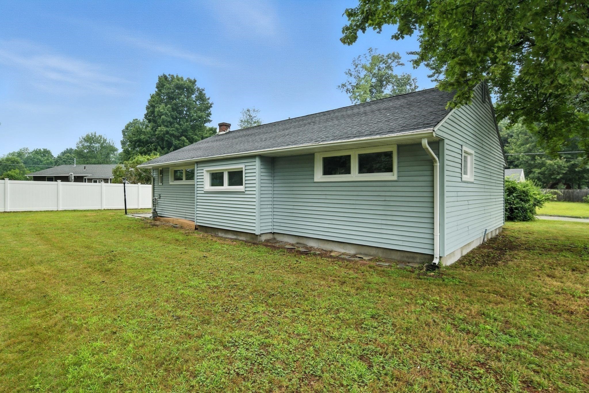 17 Pebble Mill Rd, Springfield, MA 01118 - Image 27