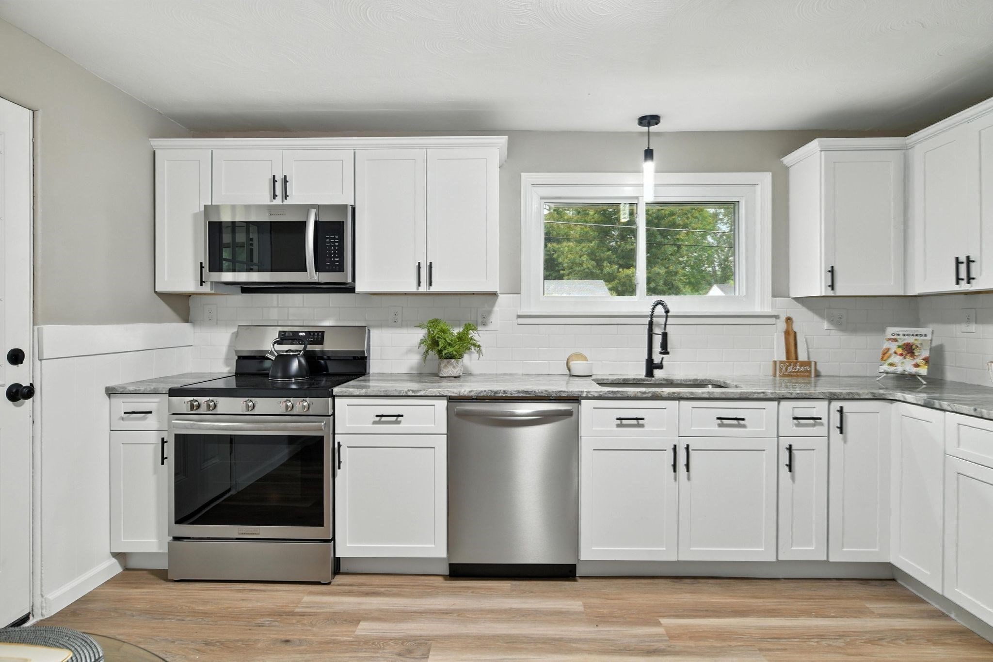 17 Pebble Mill Rd, Springfield, MA 01118 - Image 10