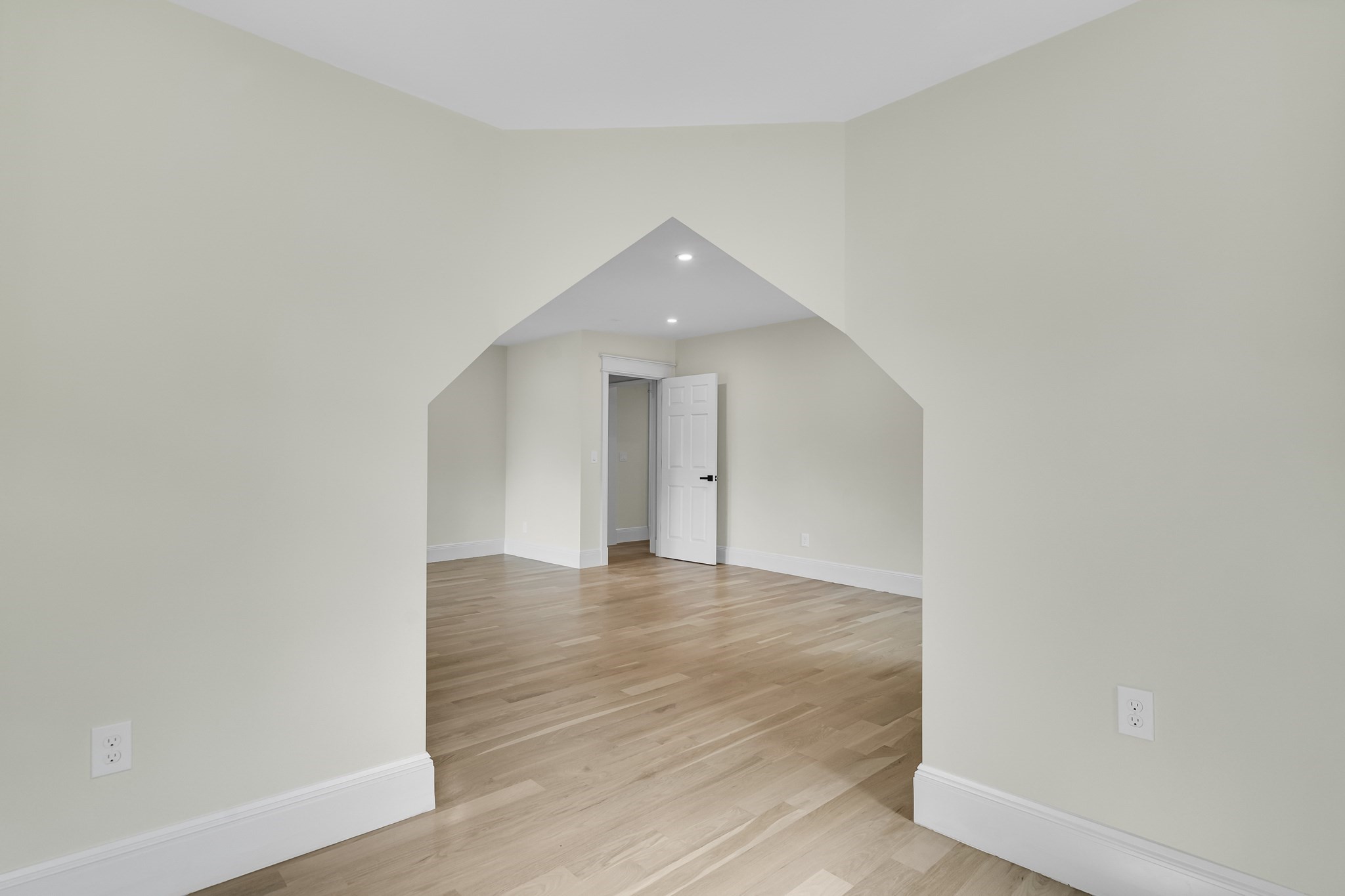 686 Centre St, Newton, MA 02458 - Image 23