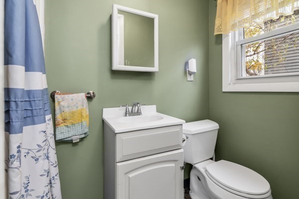 27 Royal  St, Lowell, MA 01851 - Image 17