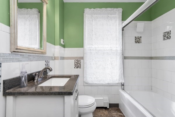 27 Royal  St, Lowell, MA 01851 - Image 18