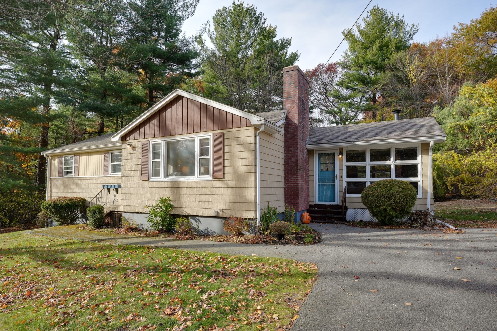 17 Evelyn St, Burlington, MA 01803 - Image 2