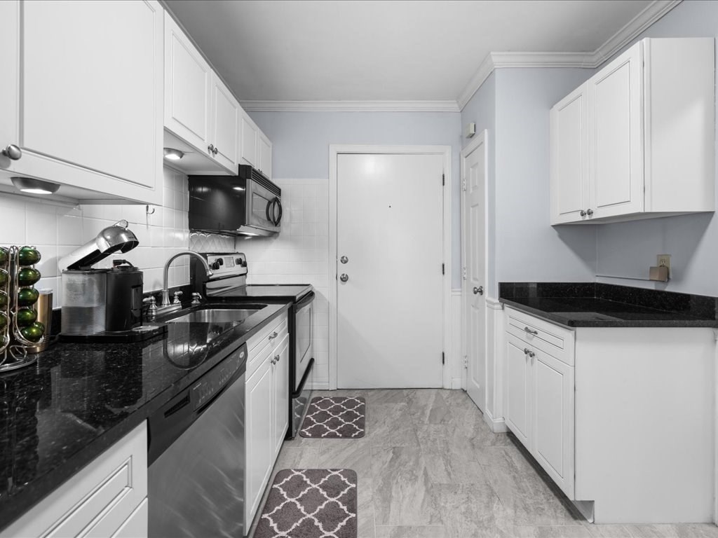 22 Branchfield St Unit D4, Dorchester, Boston, MA 02124 - Image 2