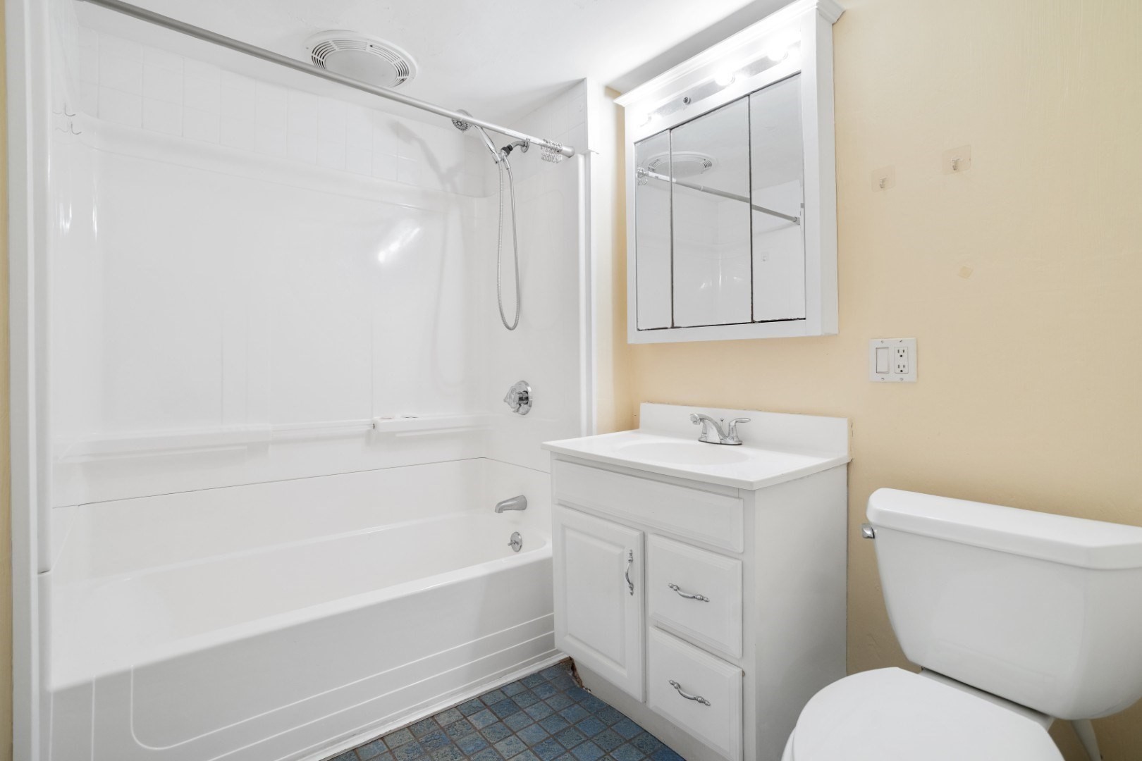 928 Main St, Lynnfield, MA 01940 - Image 25