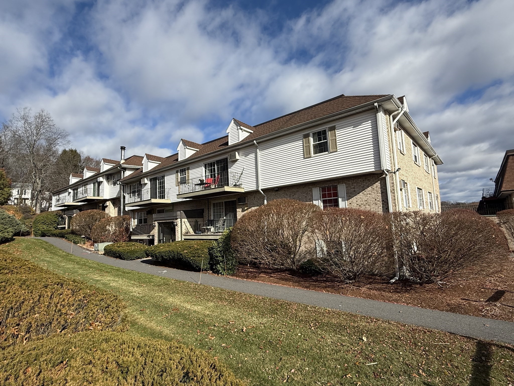 28 Williamsburg Ct Unit 2, Shrewsbury, MA 01545 - Image 12