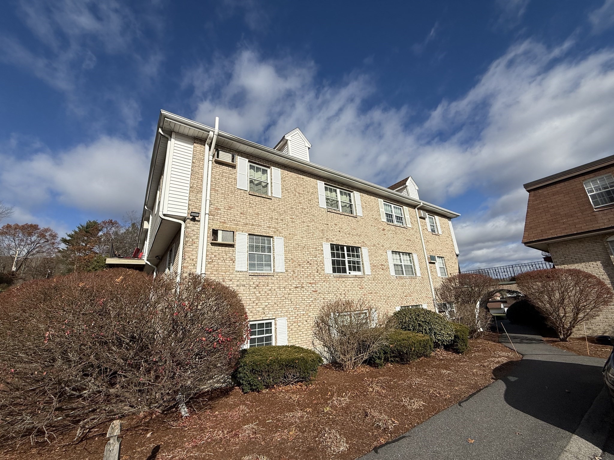 28 Williamsburg Ct Unit 2, Shrewsbury, MA 01545 - Image 13