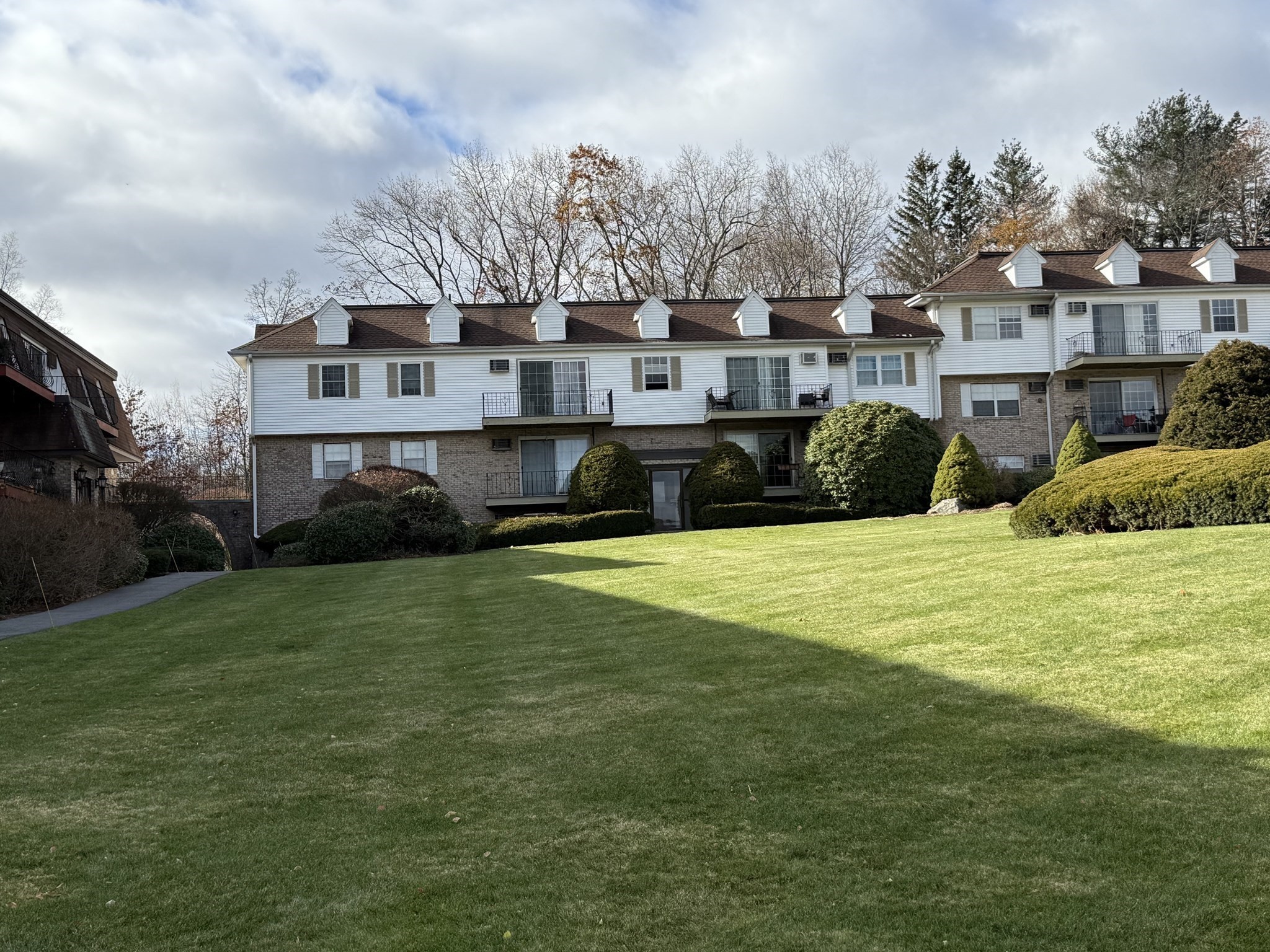 28 Williamsburg Ct Unit 2, Shrewsbury, MA 01545 - Image 14