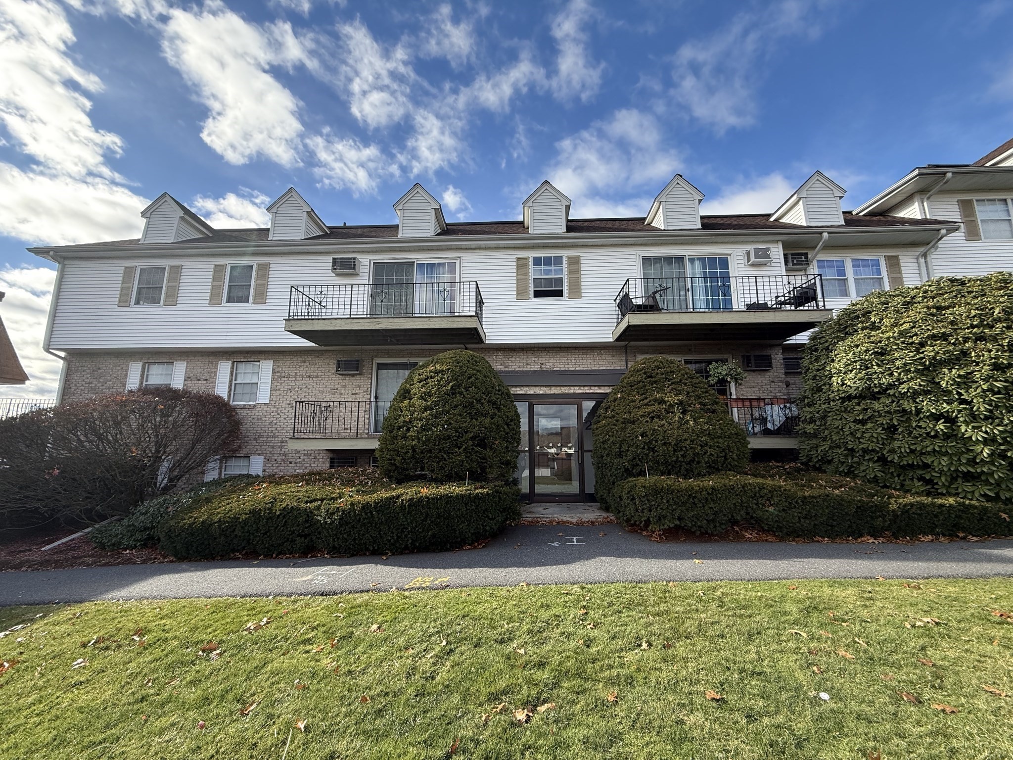28 Williamsburg Ct Unit 2, Shrewsbury, MA 01545 - Image 15