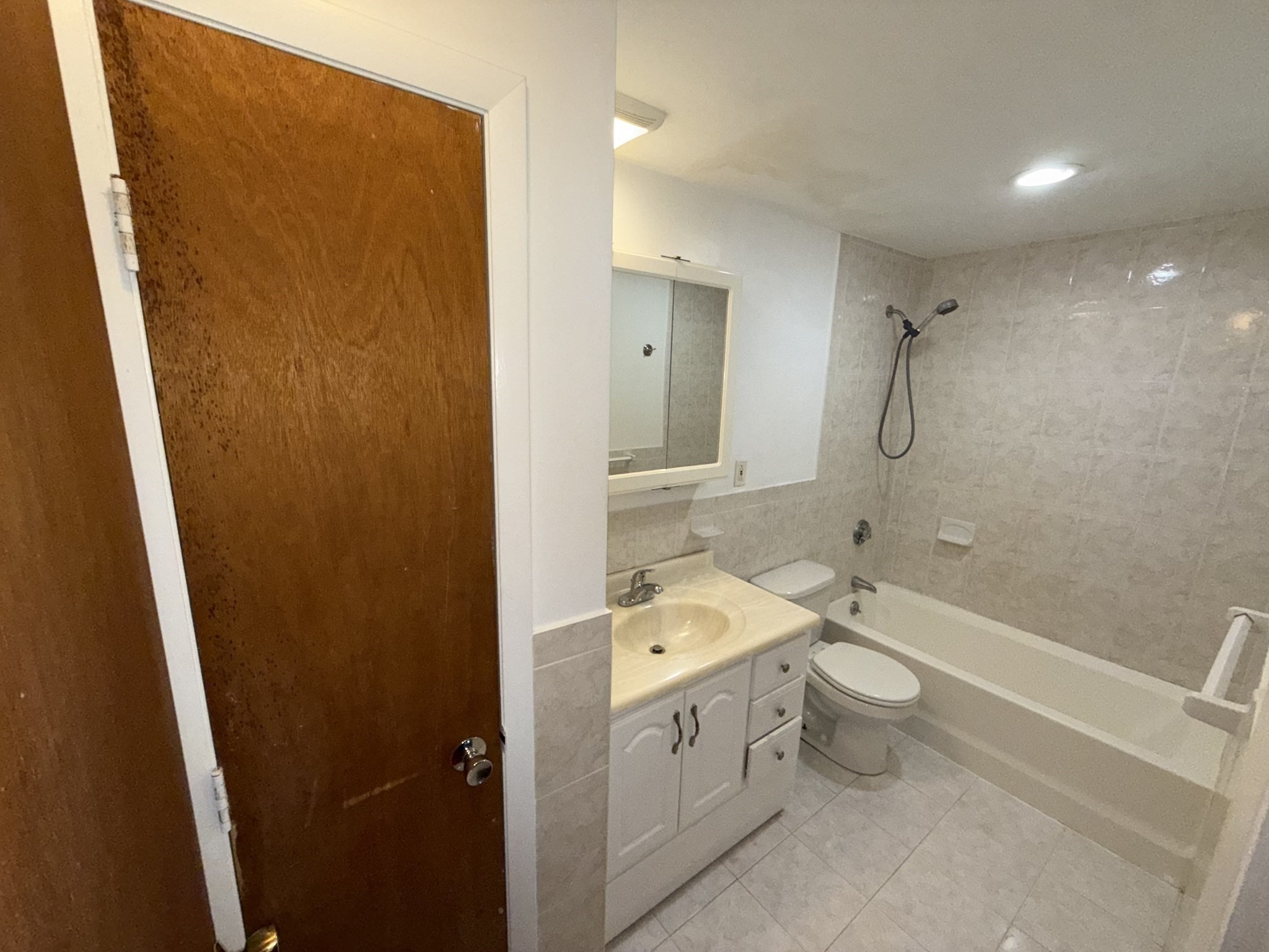 28 Williamsburg Ct Unit 2, Shrewsbury, MA 01545 - Image 9