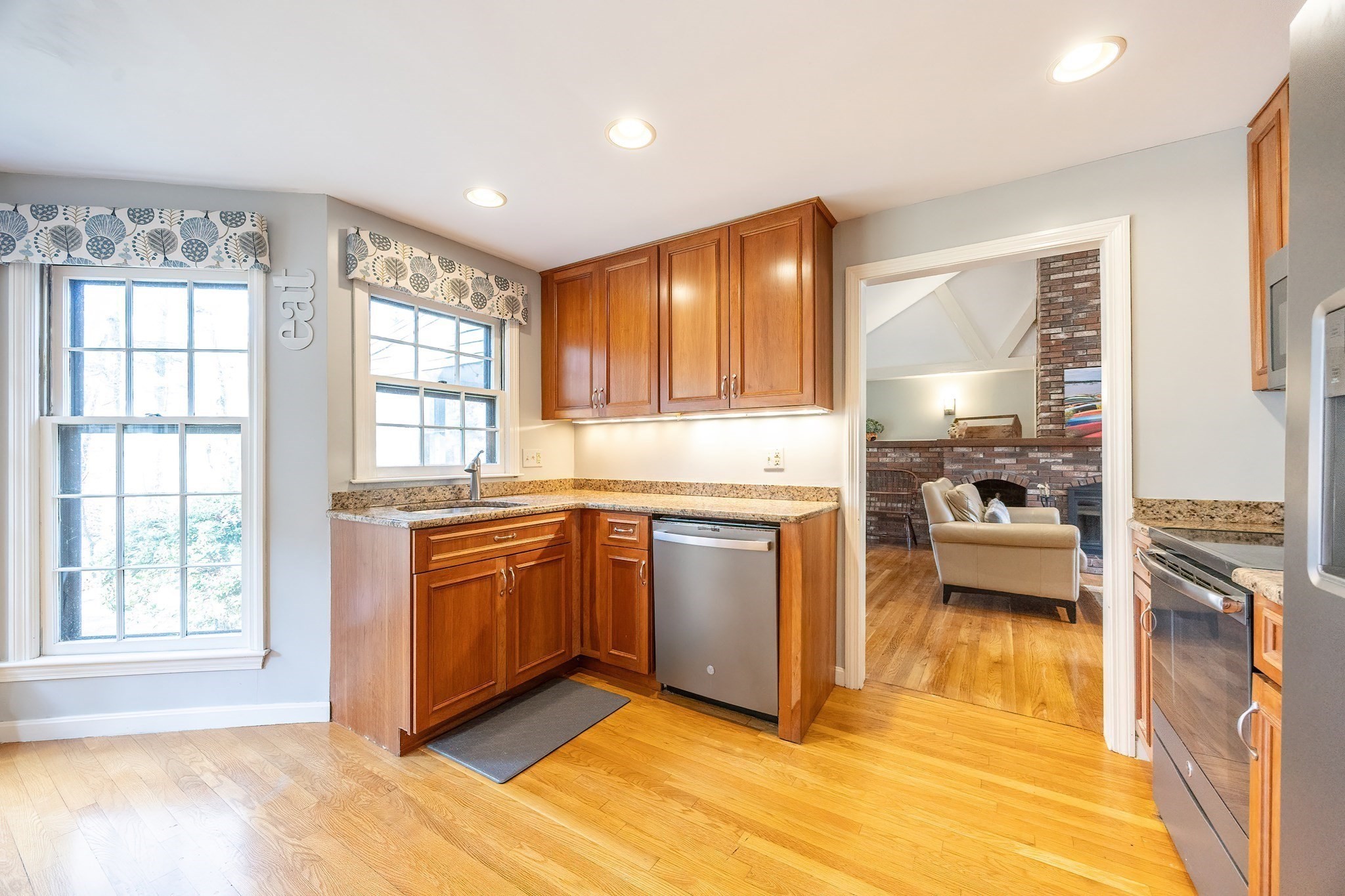 11 Garry Dr, Medfield, MA 02052 - Image 5