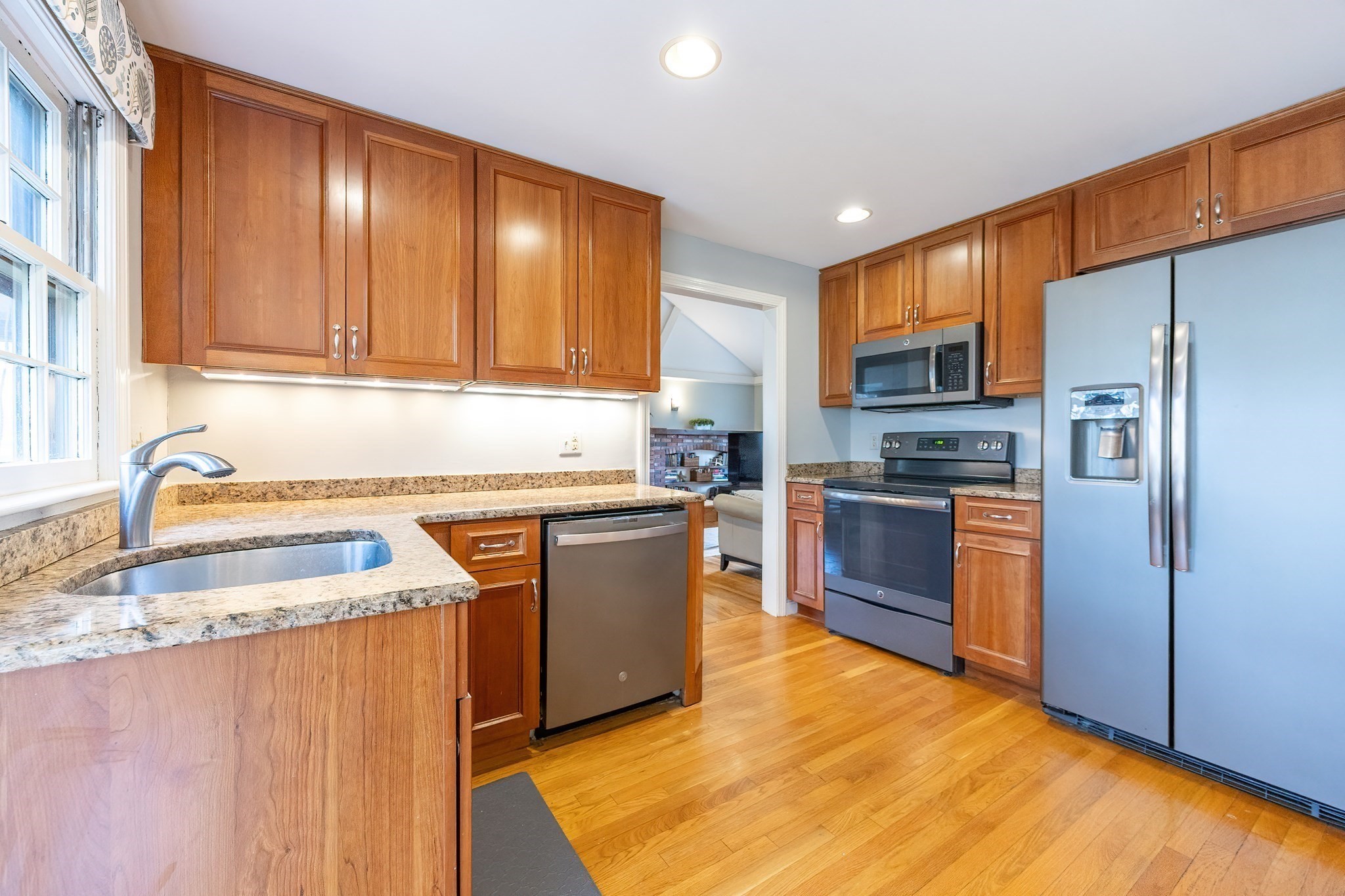 11 Garry Dr, Medfield, MA 02052 - Image 7