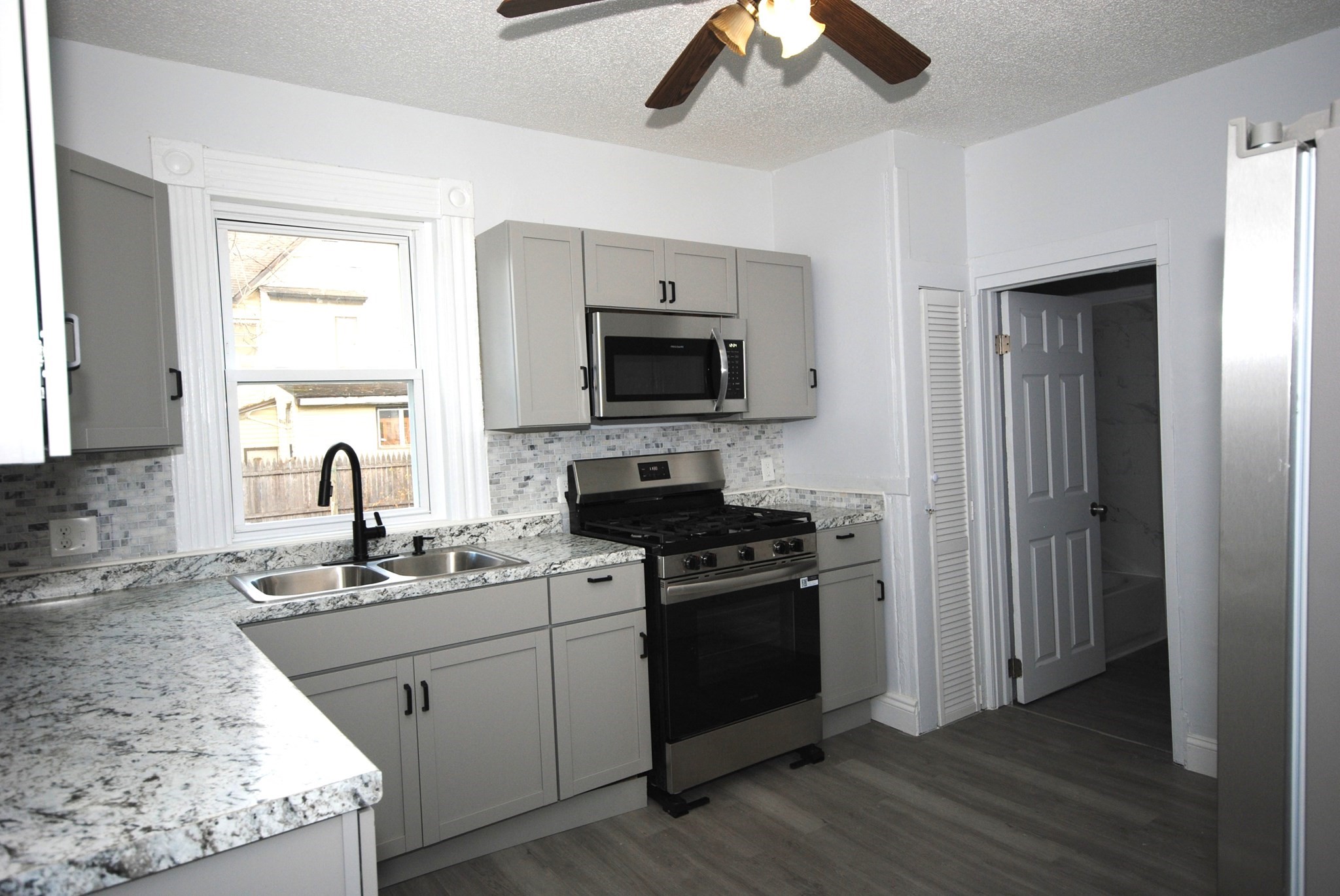 72 Hall St, Springfield, MA 01108 - Image 6