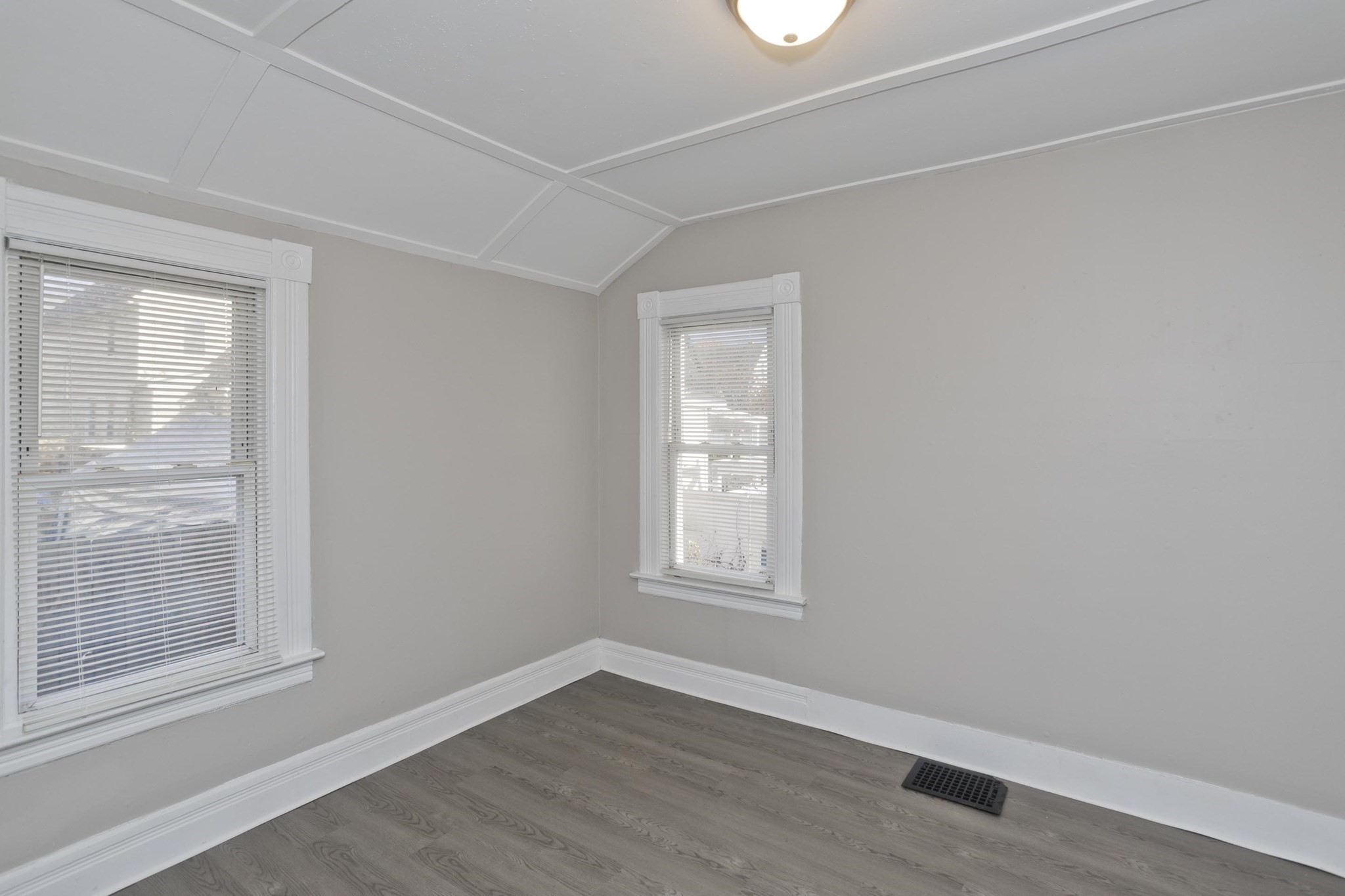 81 Hayden Ave, Springfield, MA 01109 - Image 28