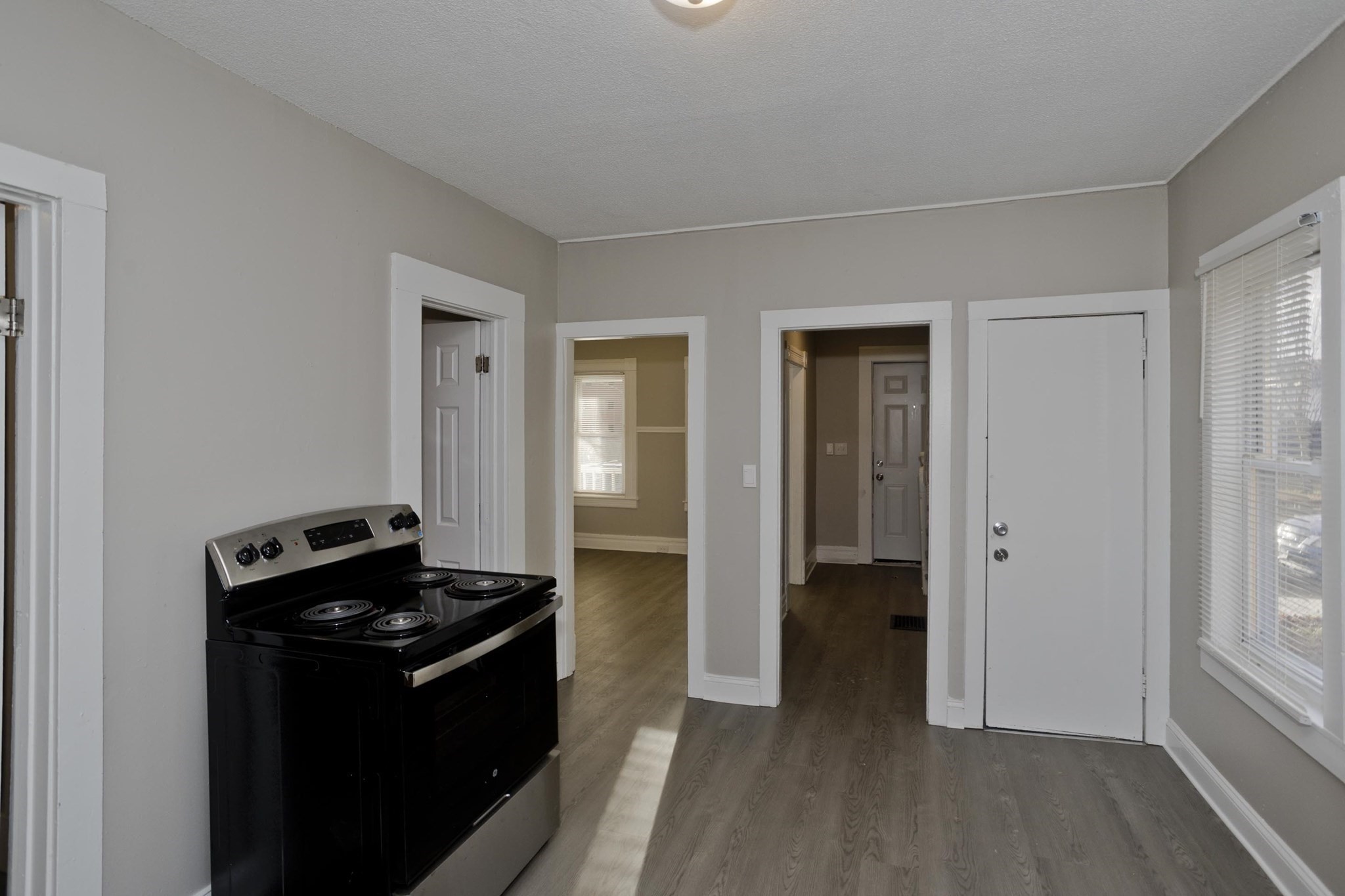 81 Hayden Ave, Springfield, MA 01109 - Image 8