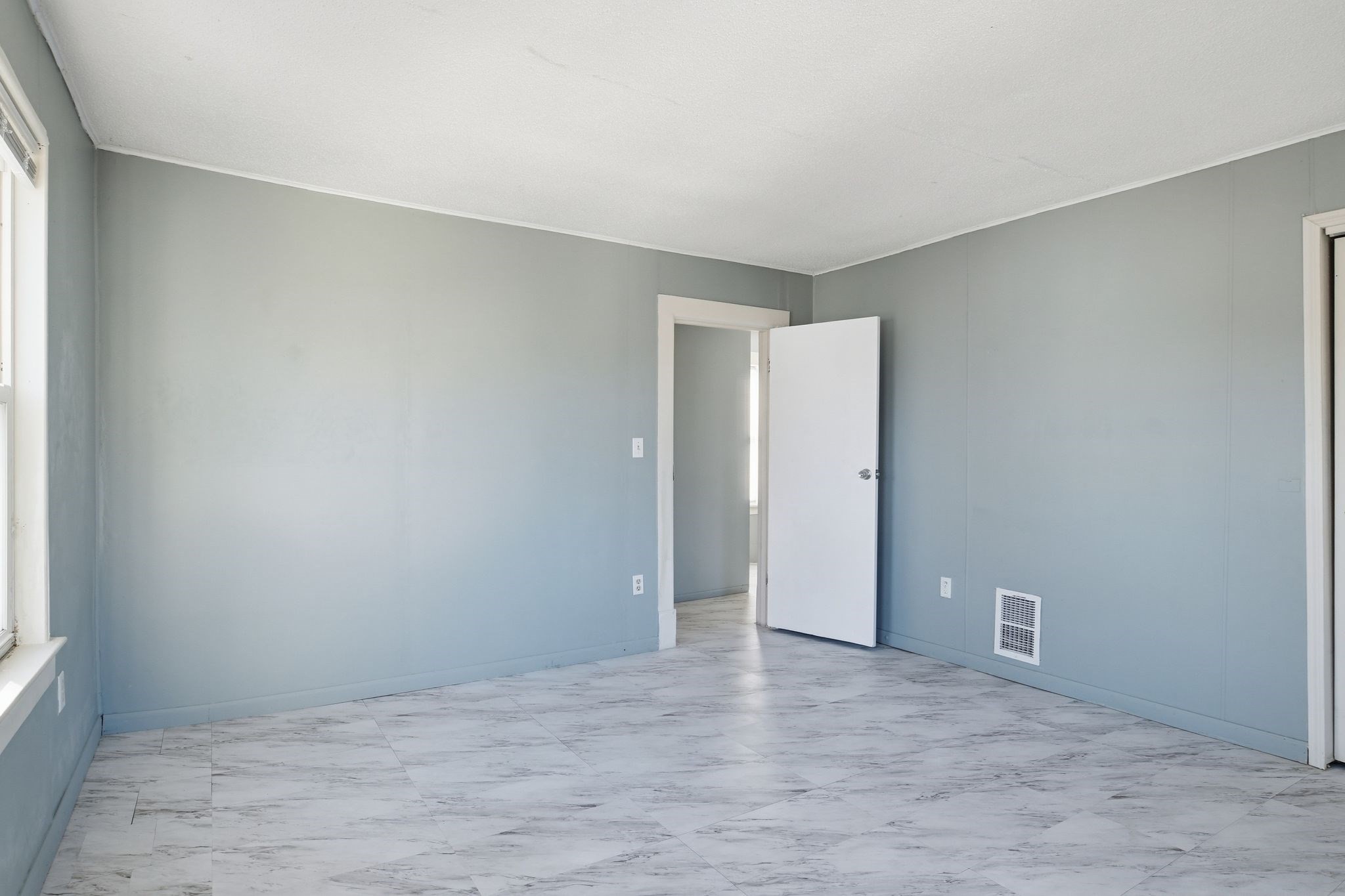 114 Monrovia St, Springfield, MA 01104 - Image 23