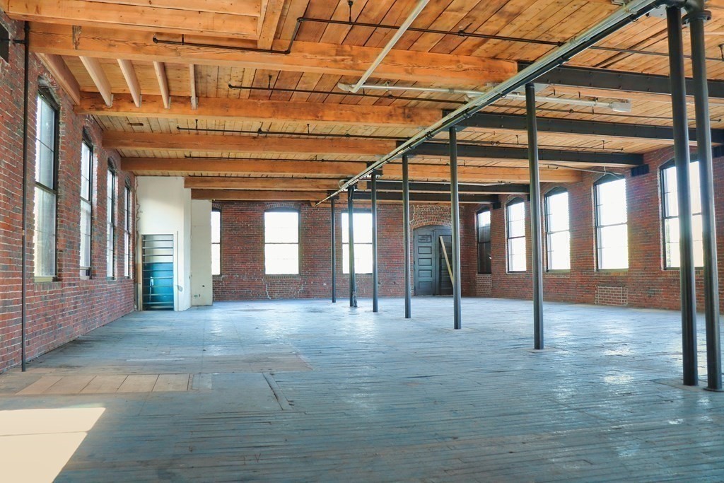 81 Holly Street, Lawrence, MA 01841 - Image 11