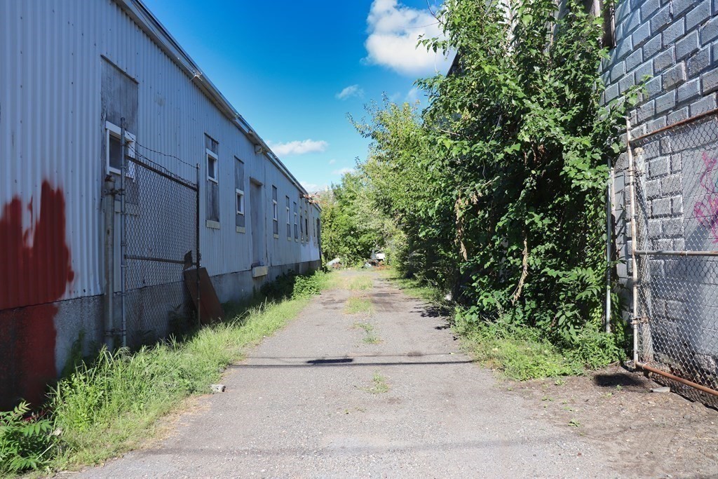 81 Holly Street, Lawrence, MA 01841 - Image 9