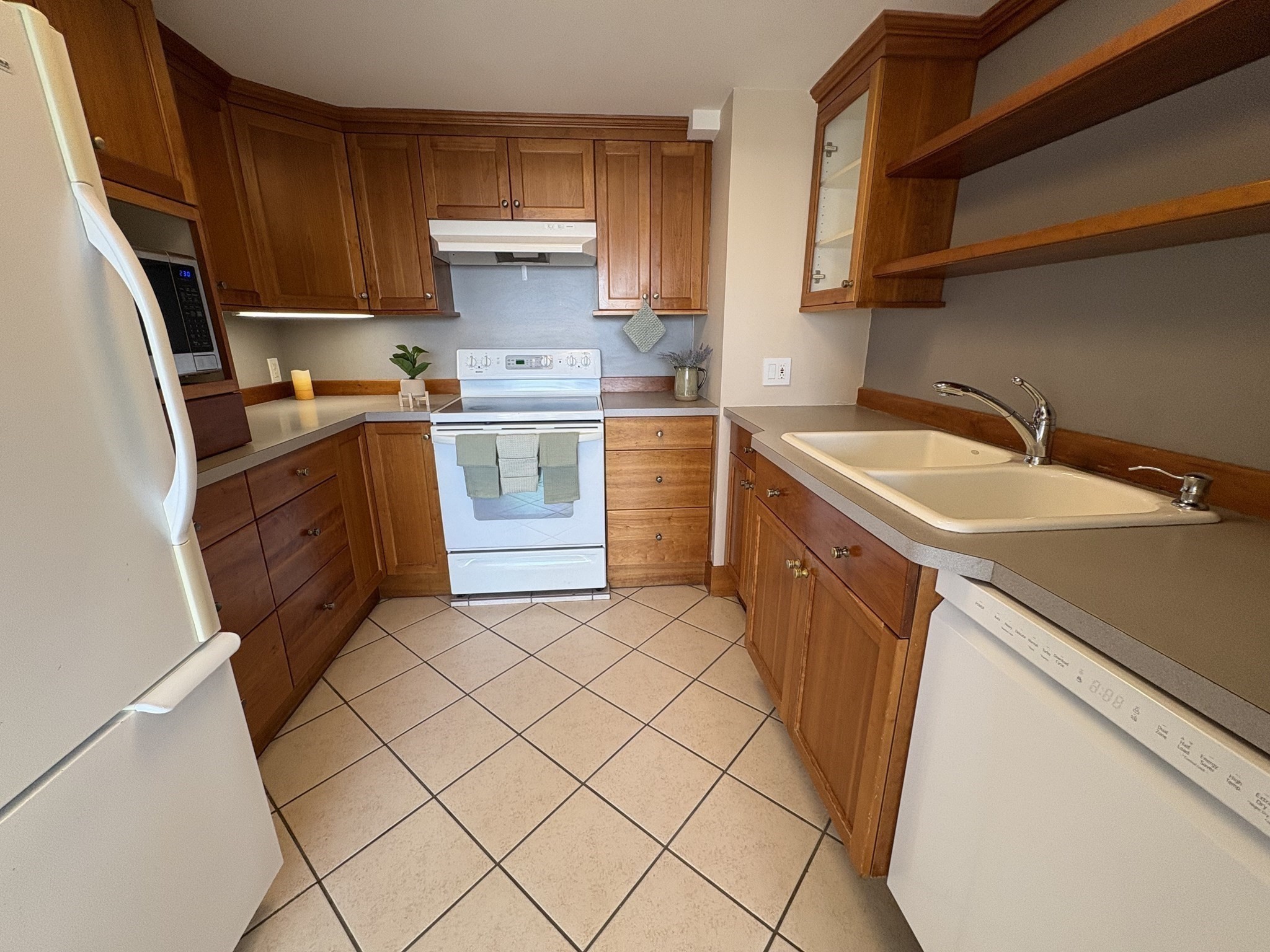 1731 Beacon St Unit 1502, Brookline, MA 02445 - Image 12