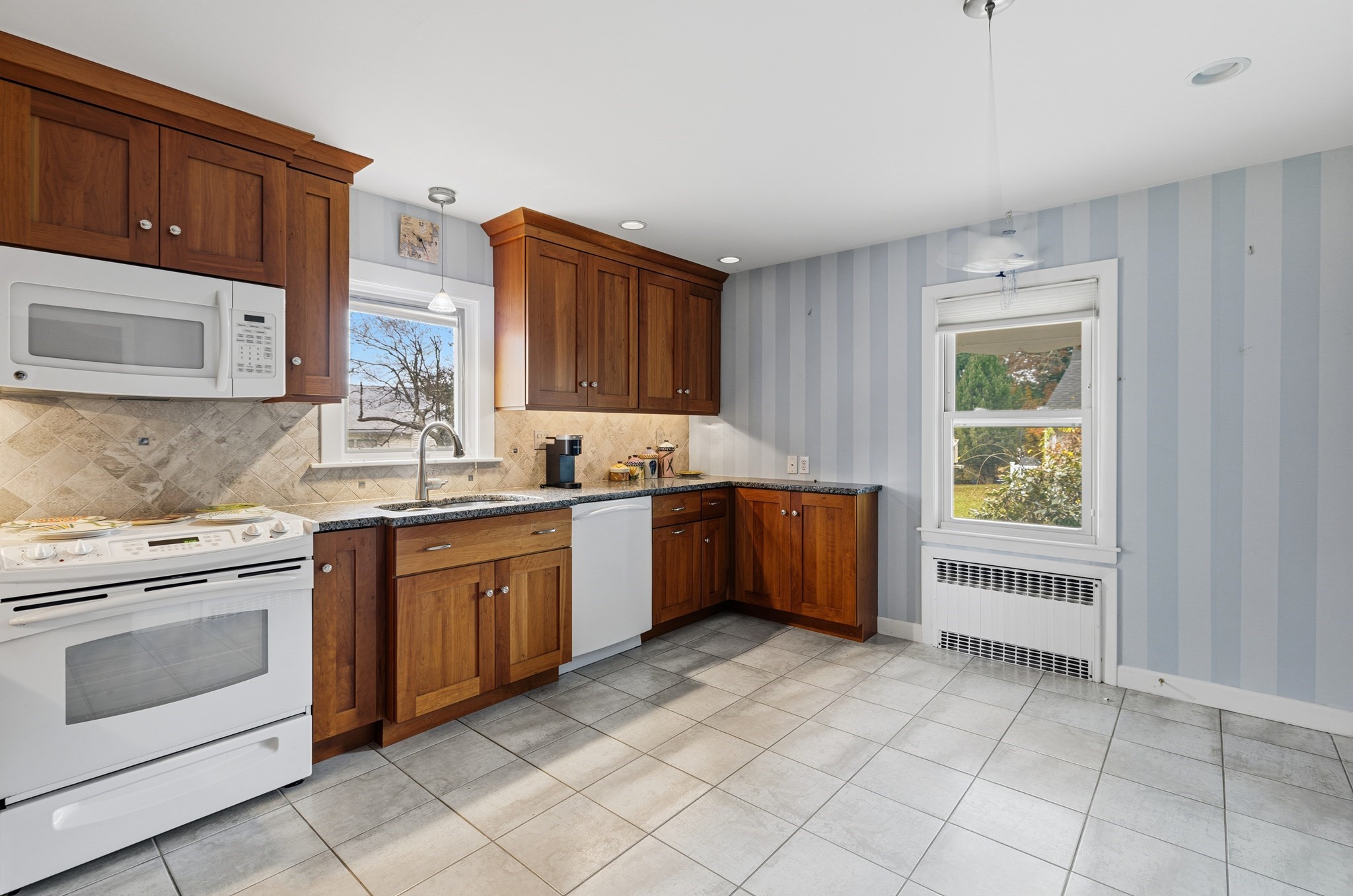 50 Gaywood St, Dartmouth, MA 02747 - Image 16