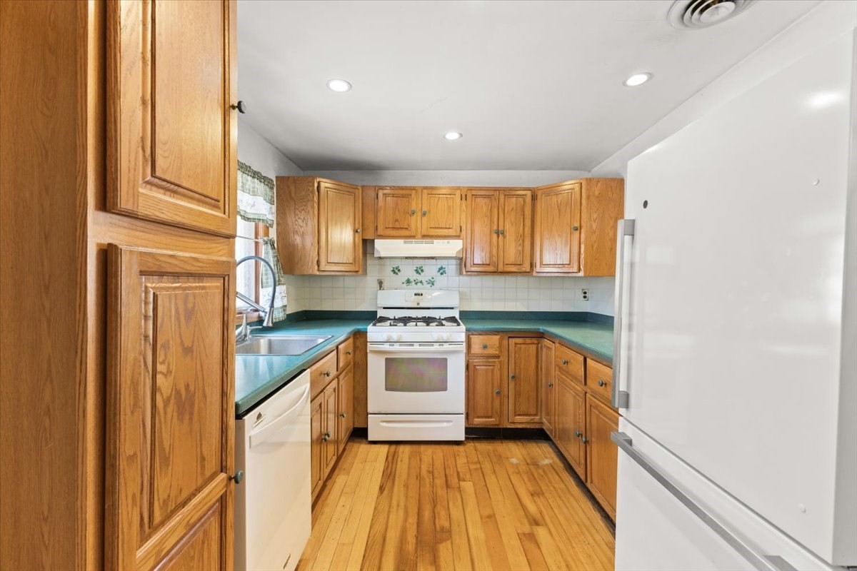 98 Glen Echo Blvd, Stoughton, MA 02072 - Image 22