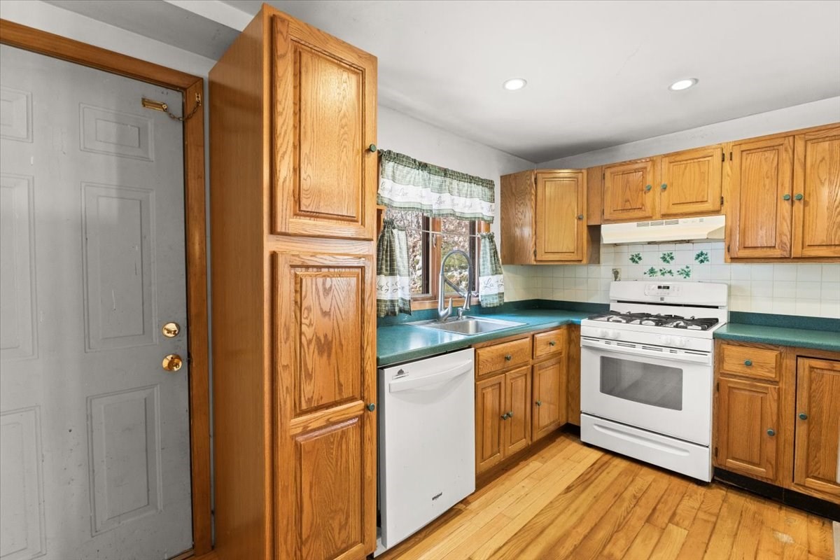 98 Glen Echo Blvd, Stoughton, MA 02072 - Image 23