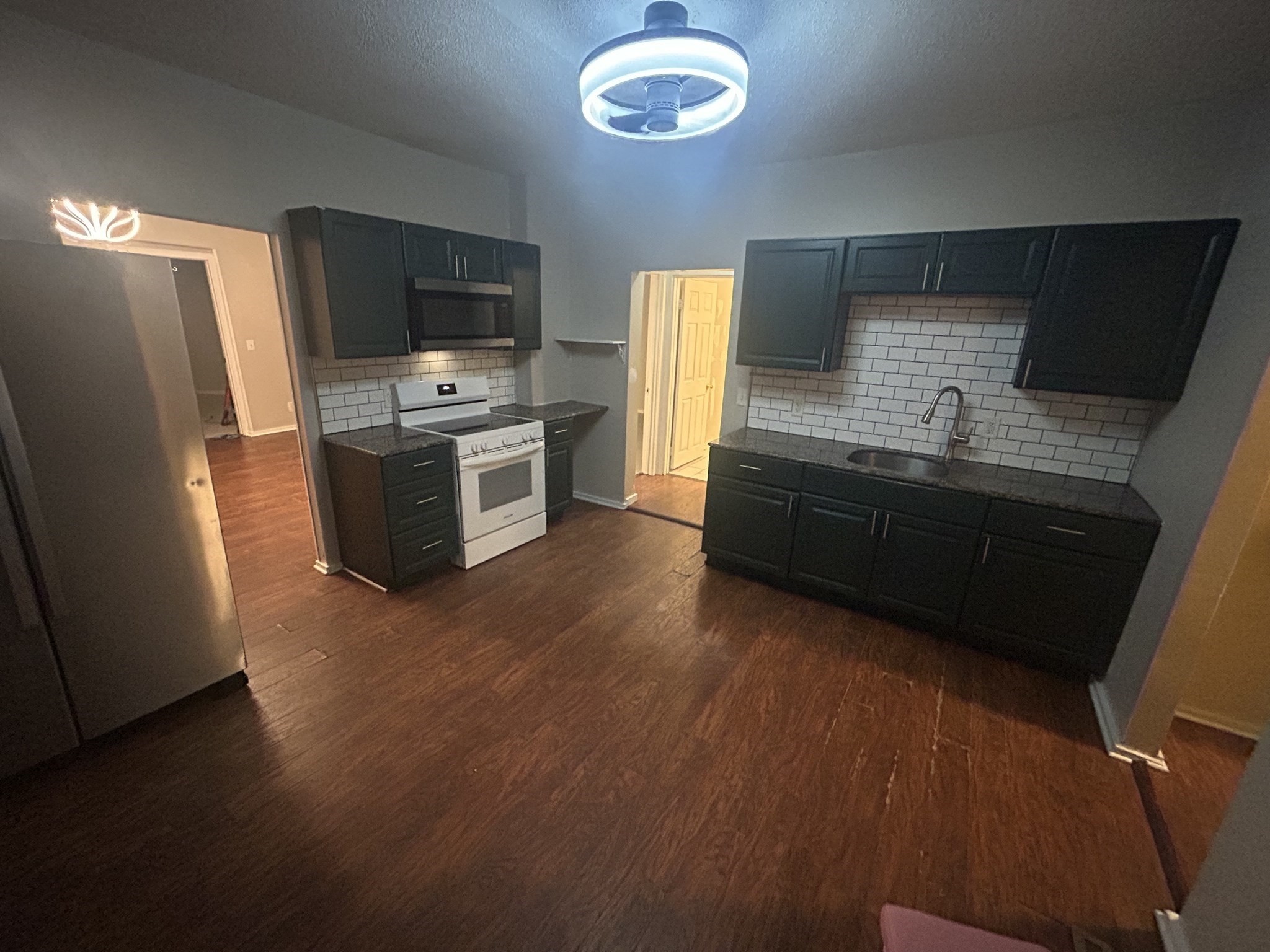 62 Washburn St, Springfield, MA 01107 - Image 2