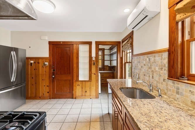 9 Adanac Terrace, Dorchester, Boston, MA 02124 - Image 15