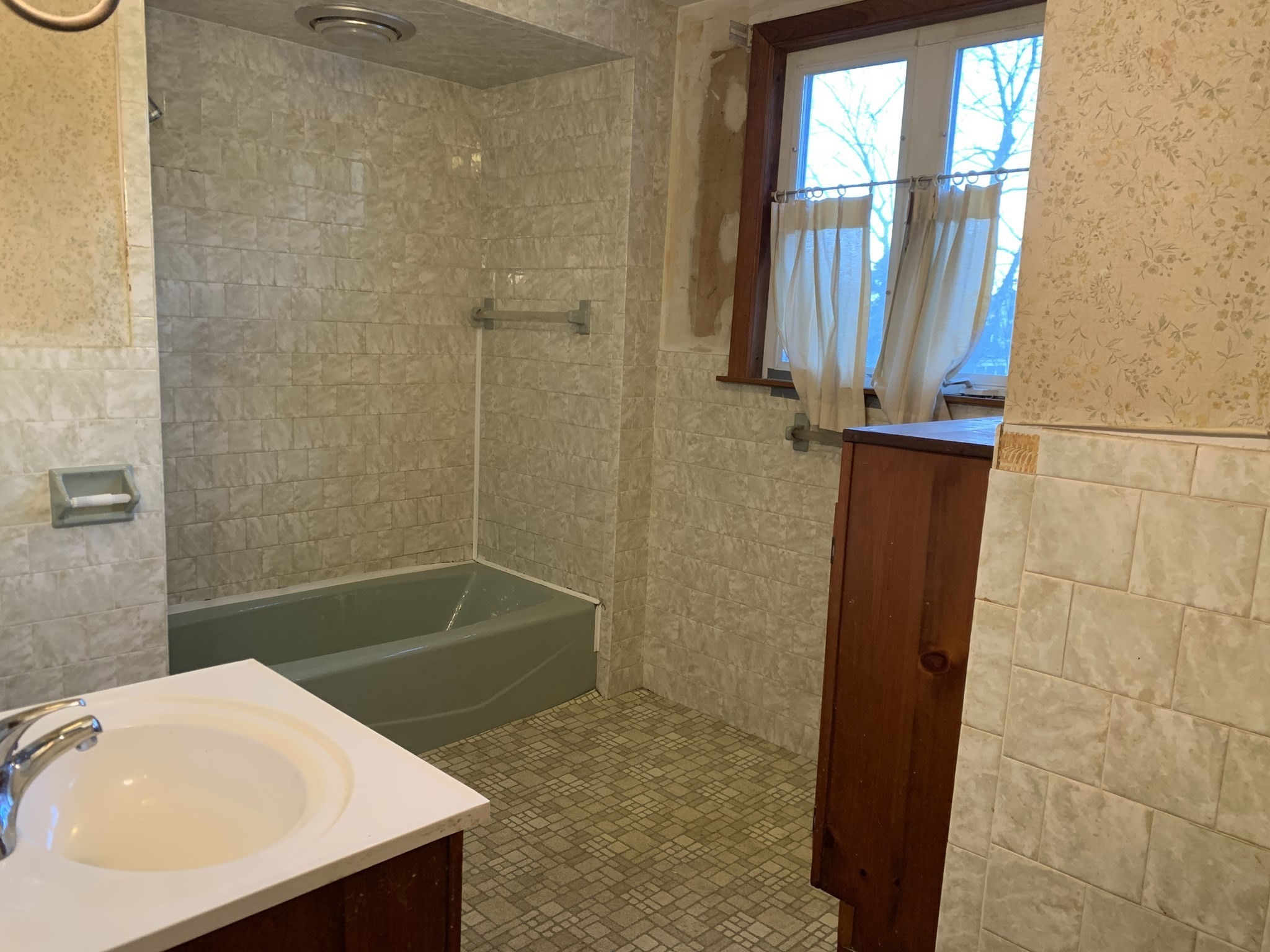 97 Hoyt Avenue, Lowell, MA 01852 - Image 27