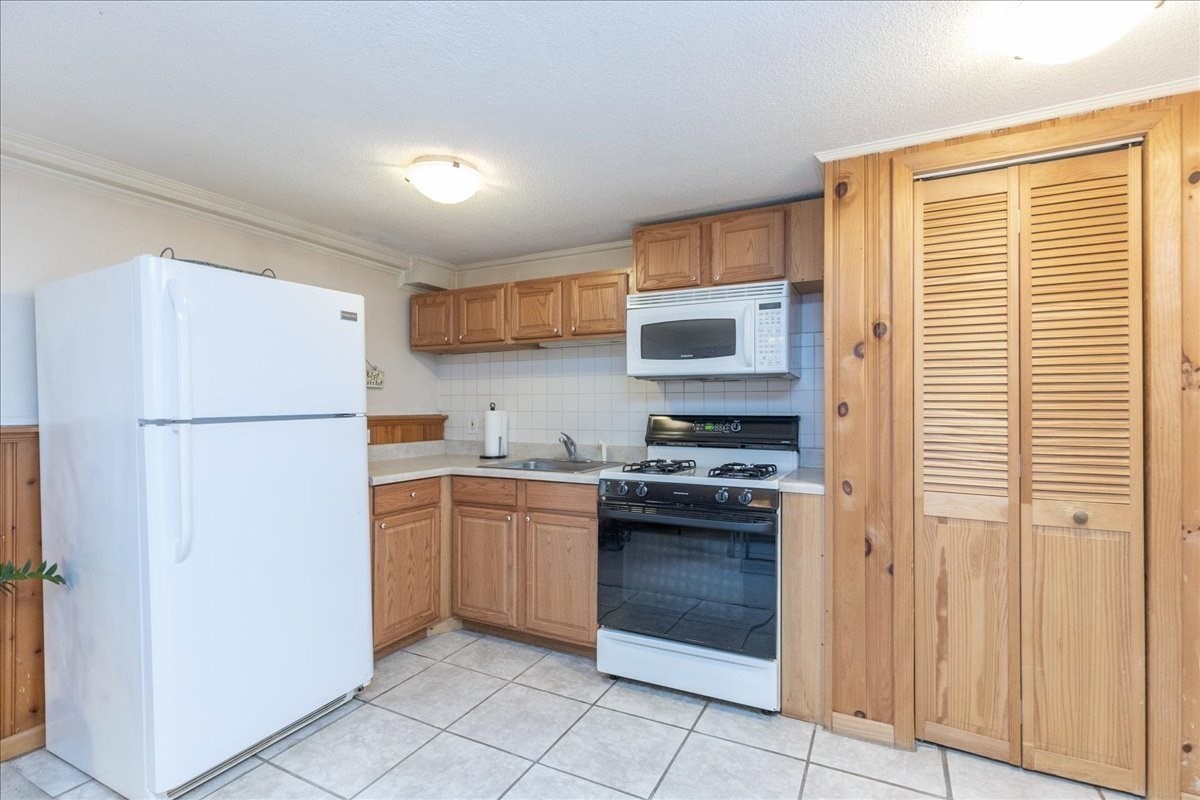 11 Spring Street, Danvers, MA 01923 - Image 32