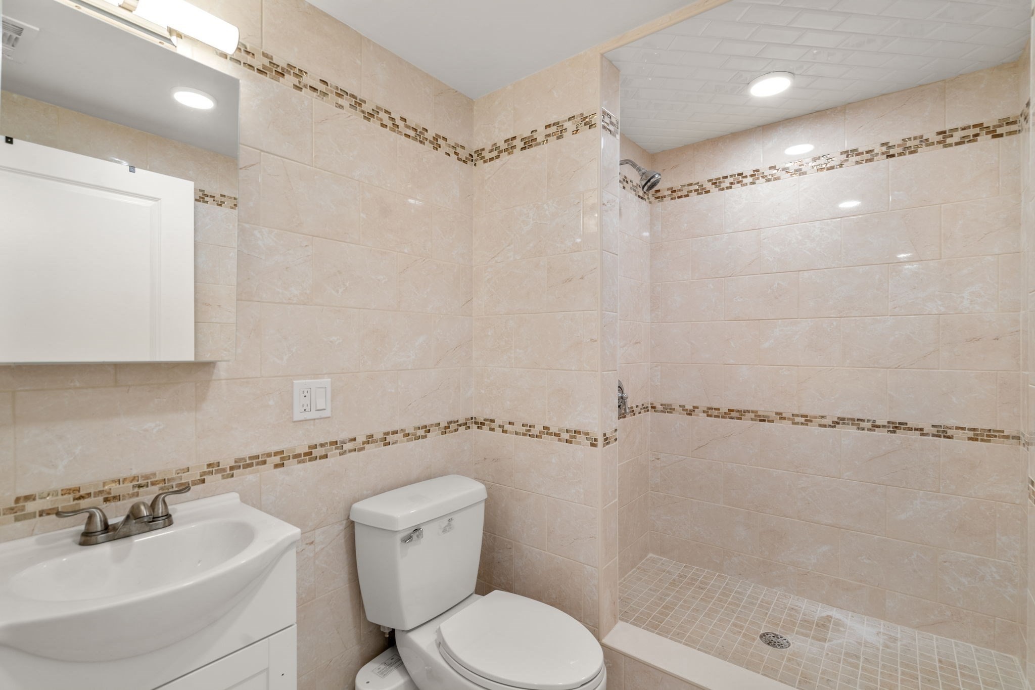 27 Hamilton Pl, Needham, MA 02494 - Image 23