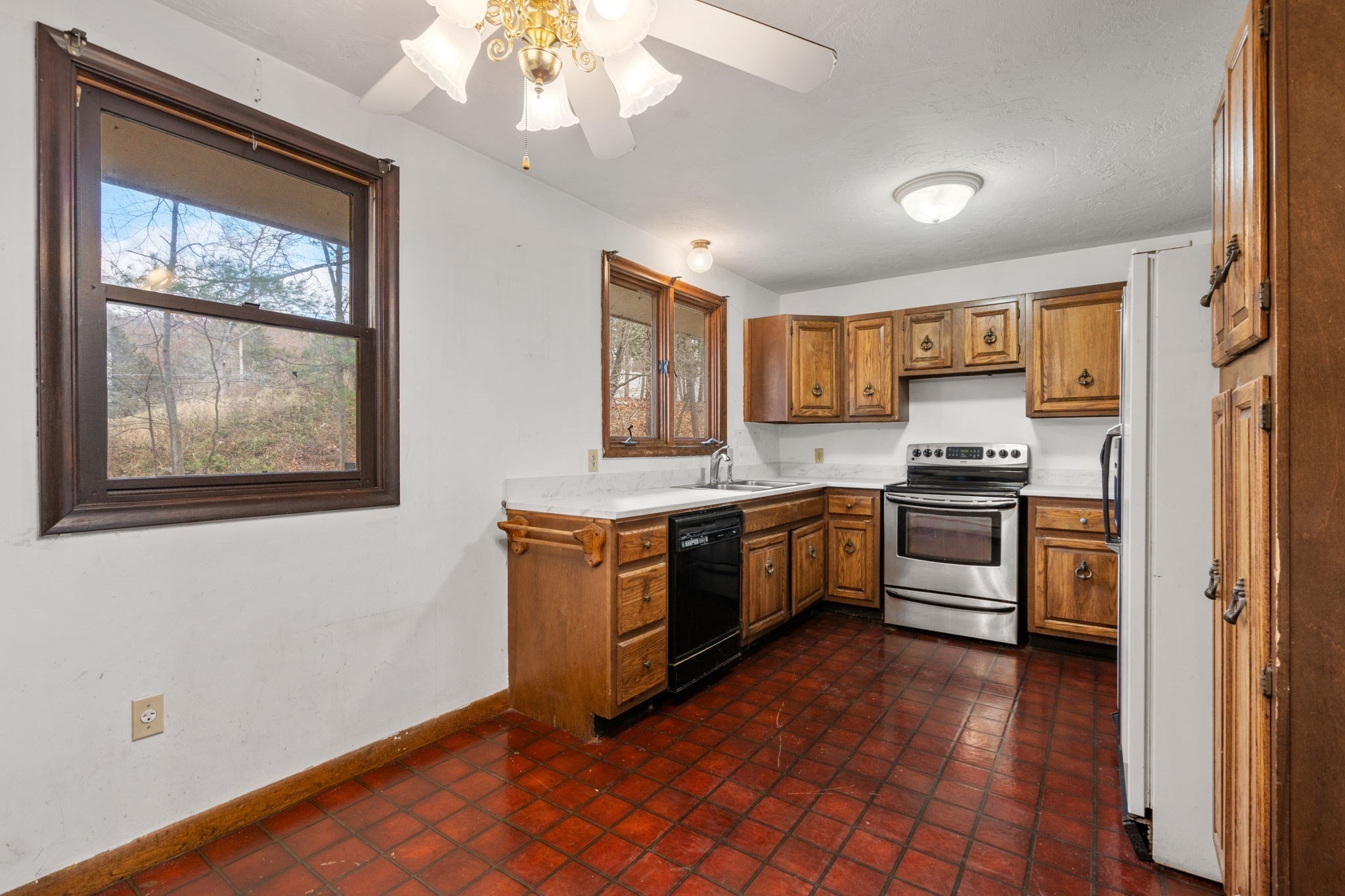 9 Scenic Ave, Webster, MA 01570 - Image 12