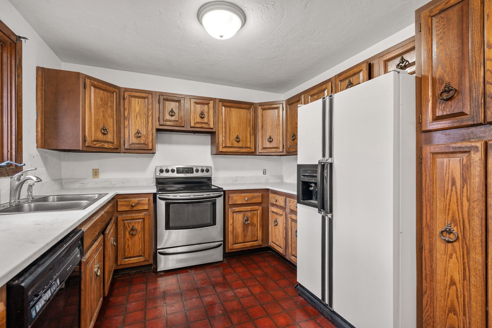 9 Scenic Ave, Webster, MA 01570 - Image 13