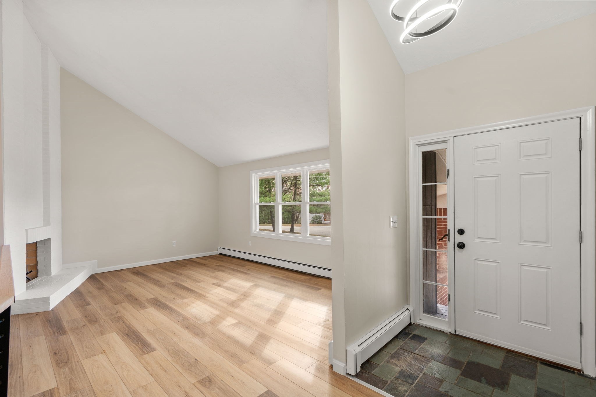 9 Scenic Ave, Webster, MA 01570 - Image 3