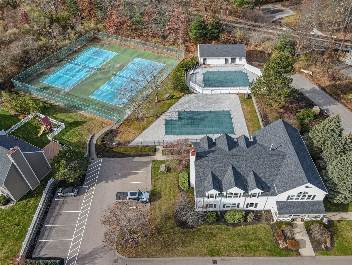 137 Clear Pond Dr Unit 137, Walpole, MA 02081