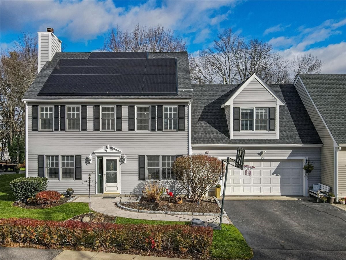 137 Clear Pond Dr Unit 137, Walpole, MA 02081