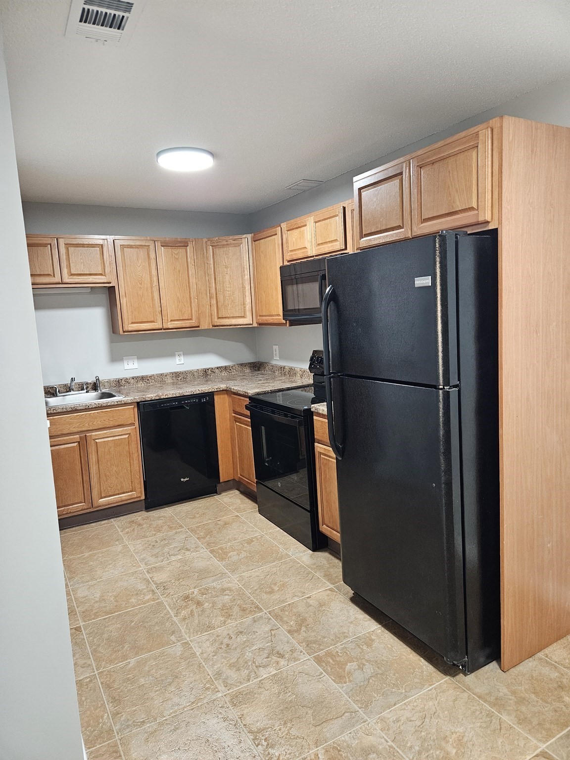 34 Thayer Pond Road Unit 8, Oxford, MA 01537 - Image 2