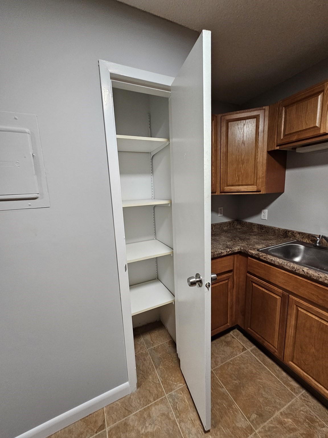 34 Thayer Pond Road Unit 8, Oxford, MA 01537 - Image 4