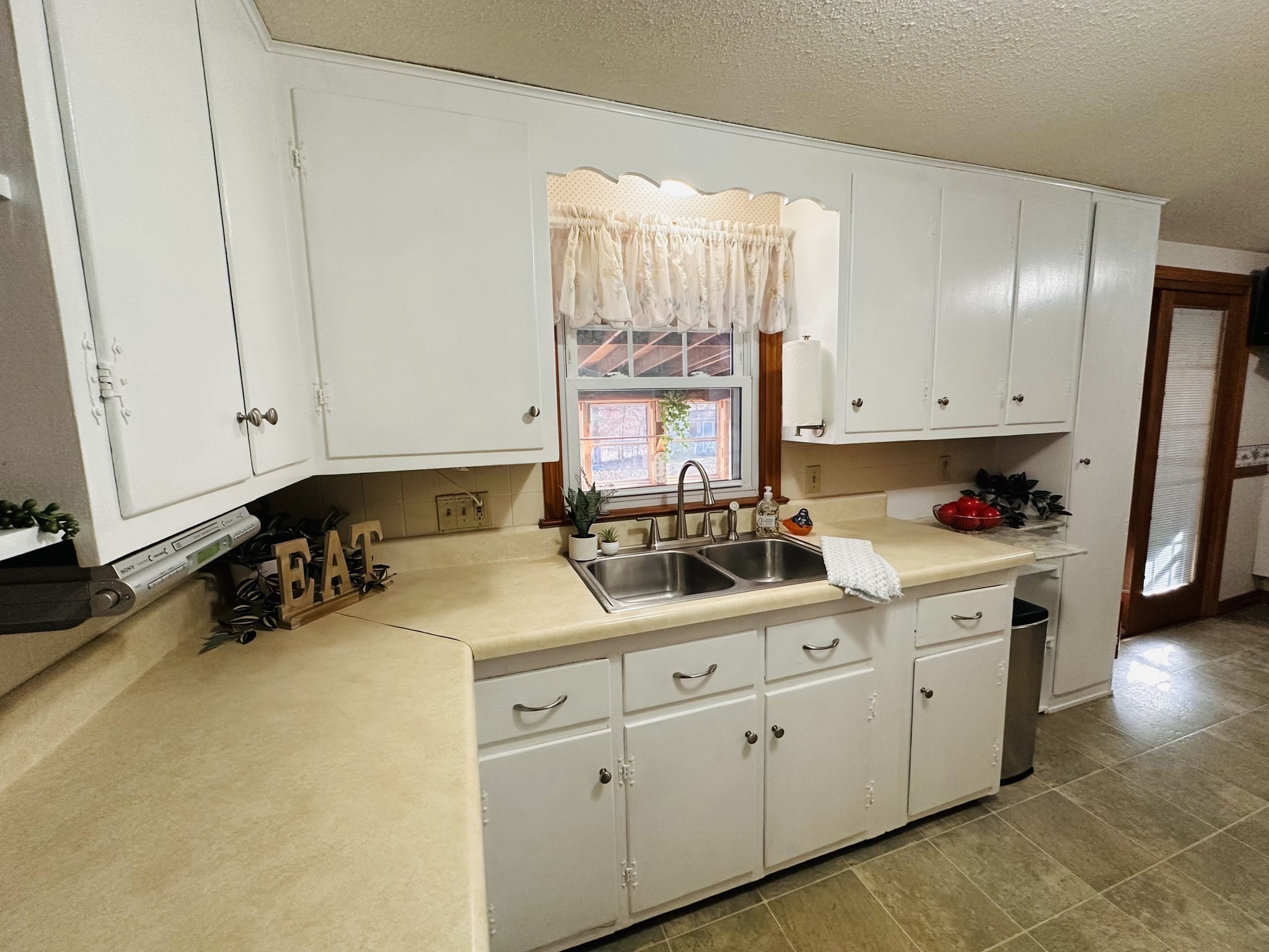 41 Kerry Dr, Springfield, MA 01118 - Image 5