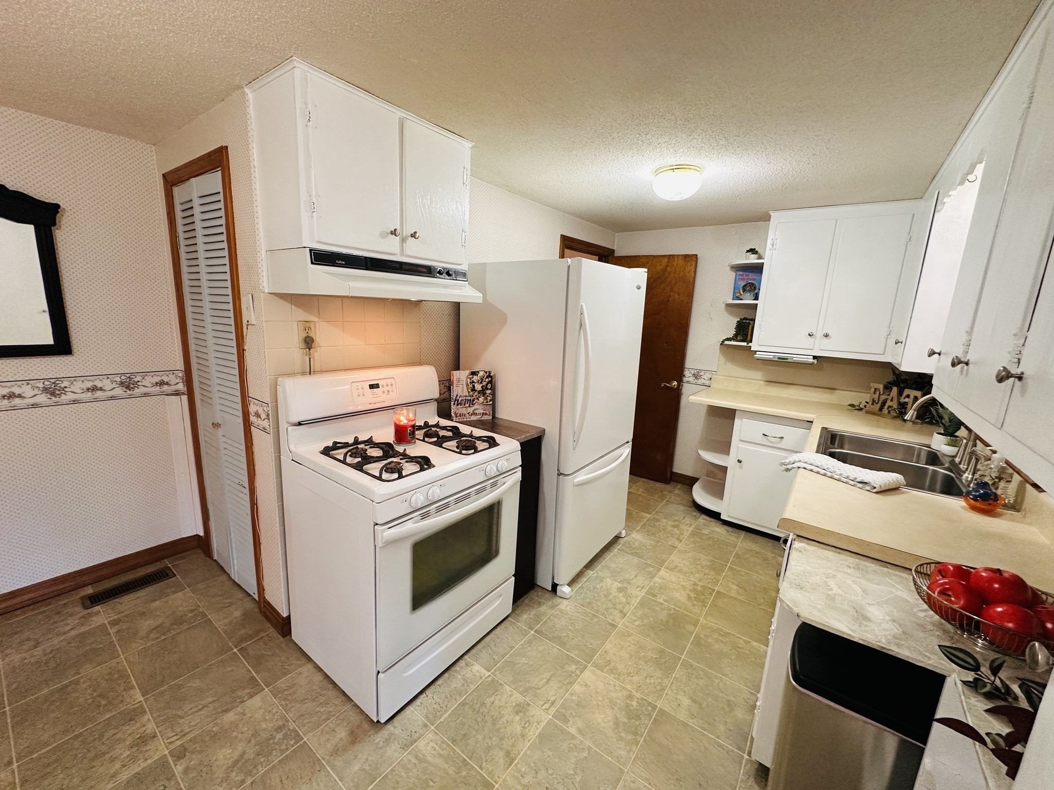 41 Kerry Dr, Springfield, MA 01118 - Image 6