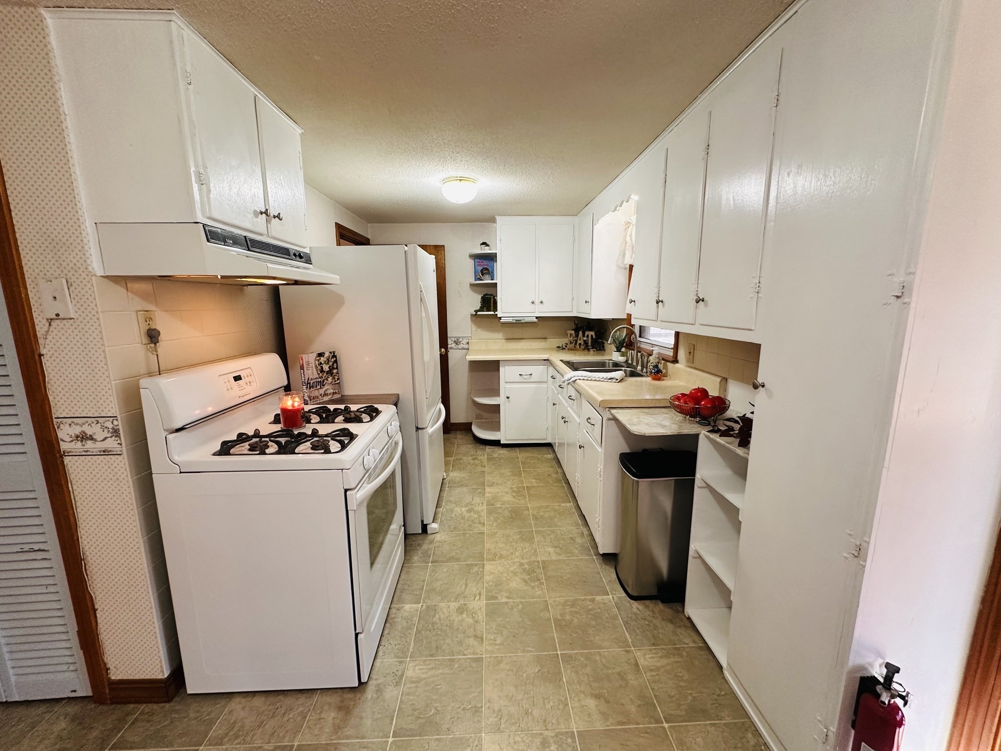 41 Kerry Dr, Springfield, MA 01118 - Image 7