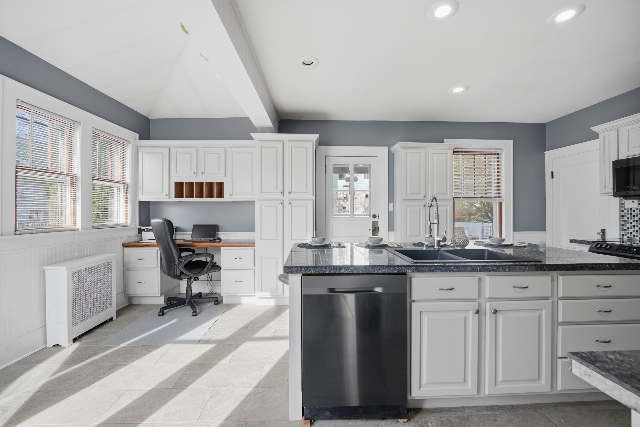 572 Springfield St, Chicopee, MA 01013 - Image 15