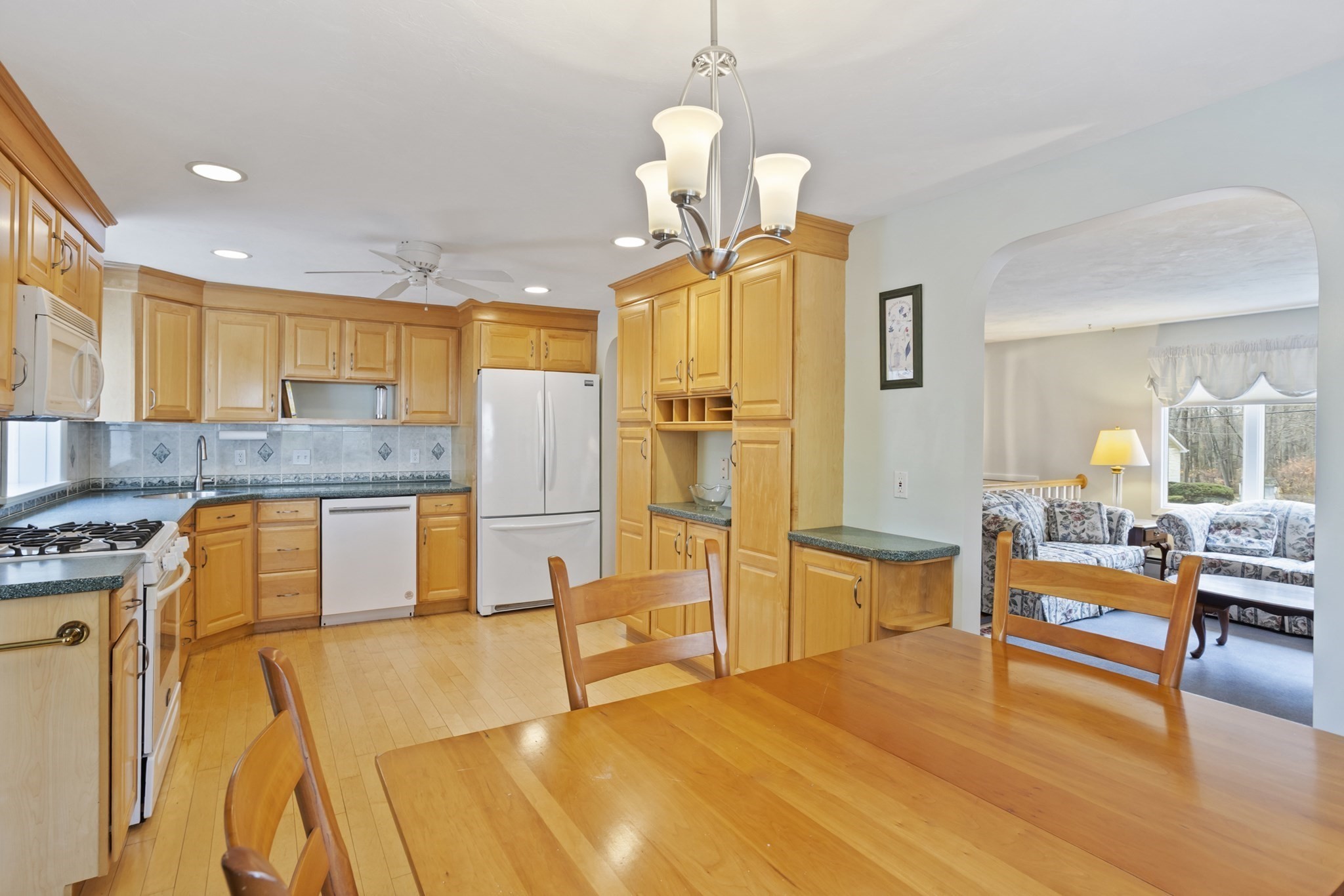 23 Bentley Ln, Chelmsford, MA 01824 - Image 8