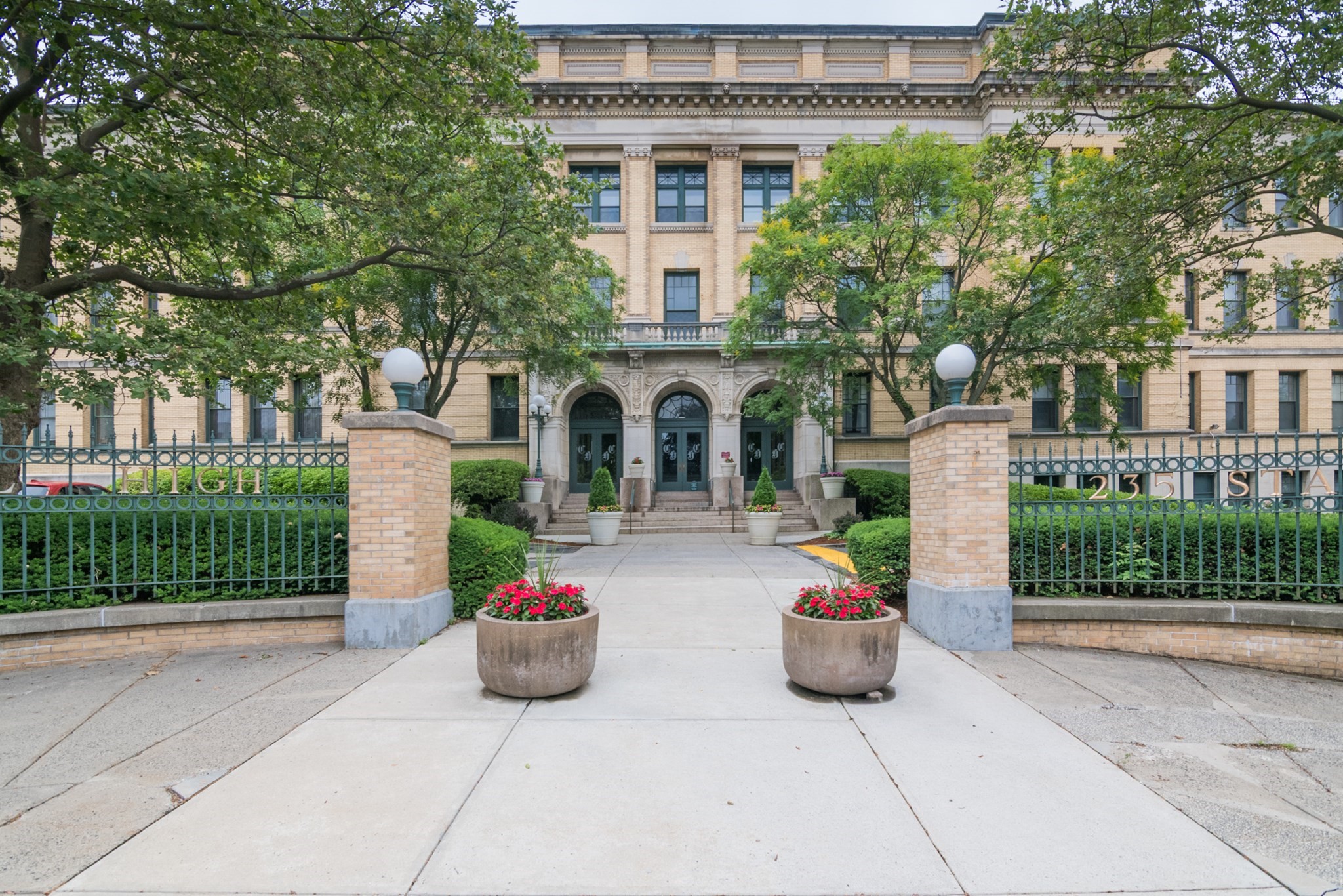 235 State St Unit 105, Springfield, MA 01103 - Image 1