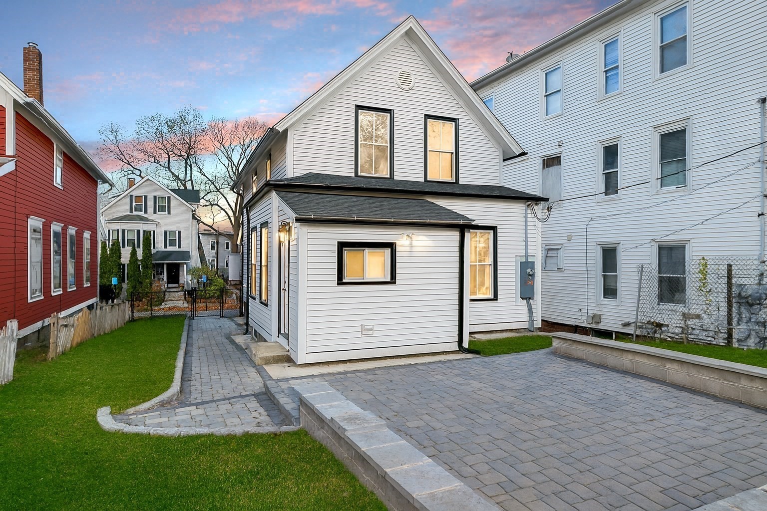 33 Florence St, Worcester, MA 01610 - Image 2