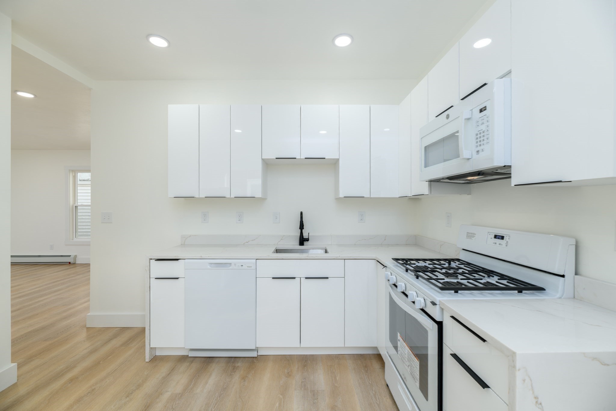 33 Florence St, Worcester, MA 01610 - Image 14