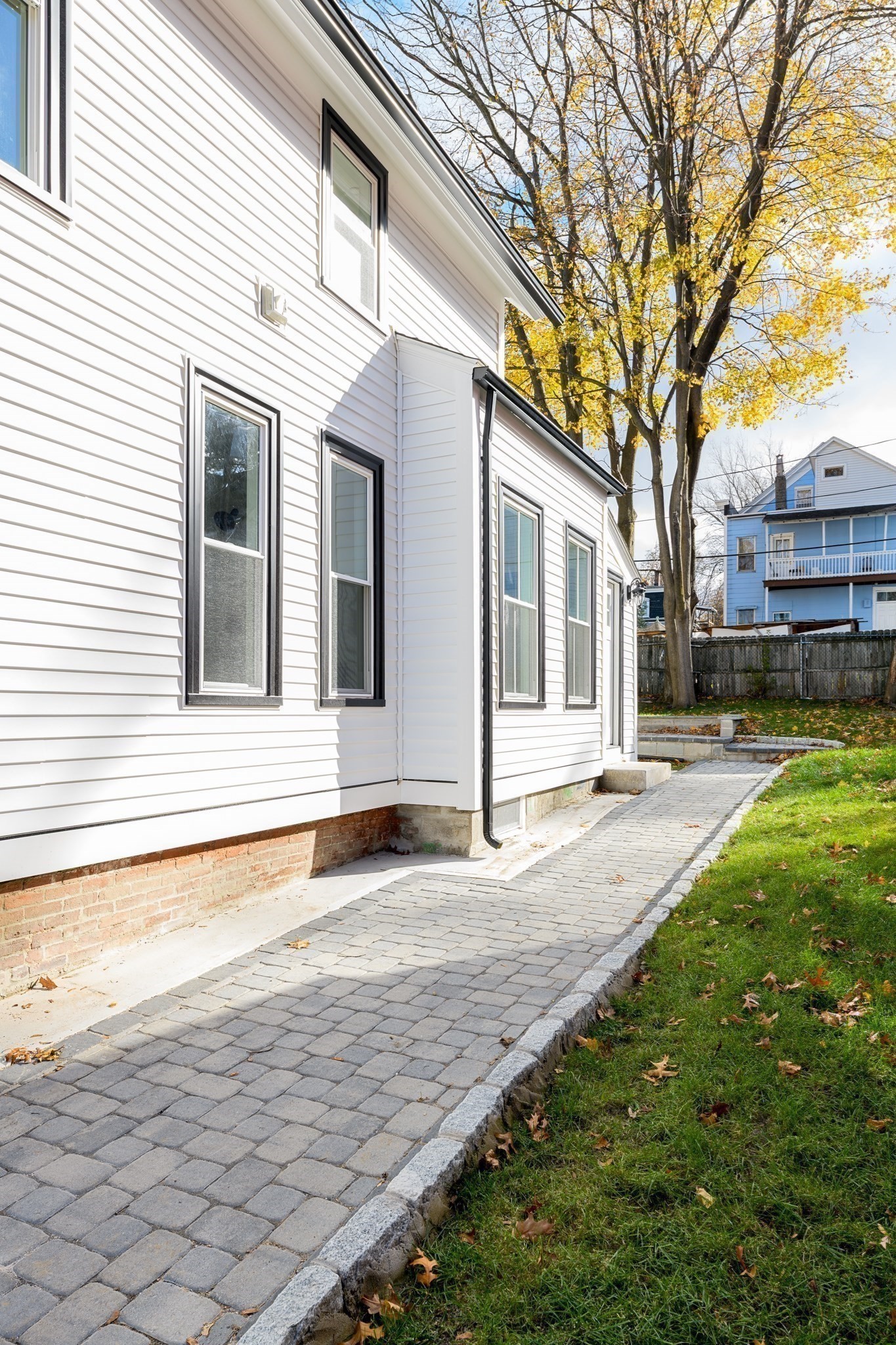 33 Florence St, Worcester, MA 01610 - Image 4