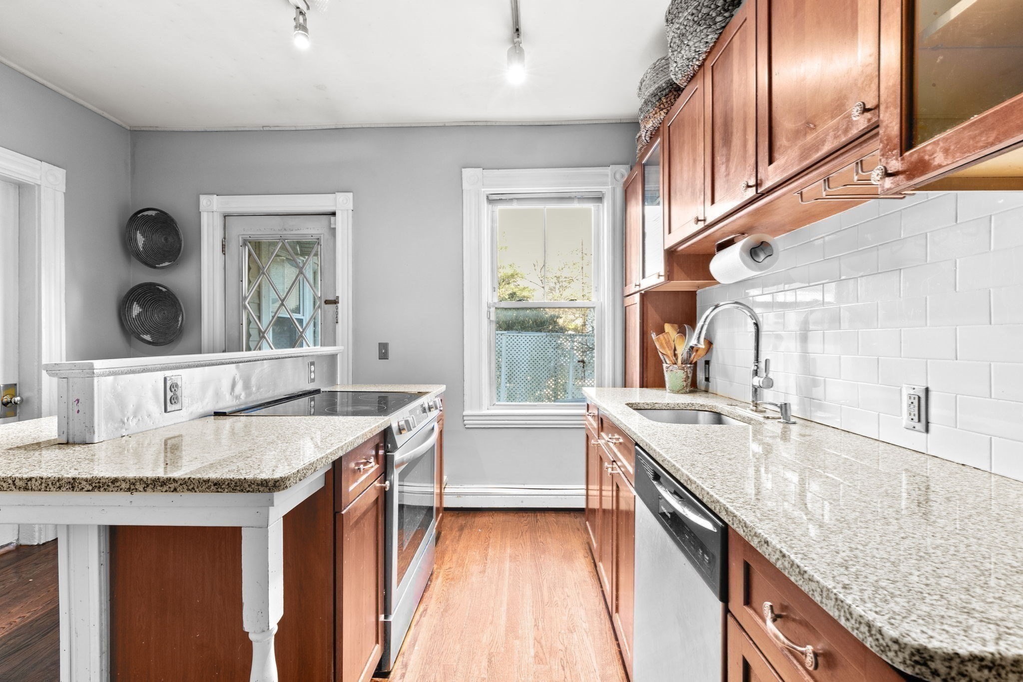 14 Cottage Pl Unit 14, Newton, MA 02465 - Image 8