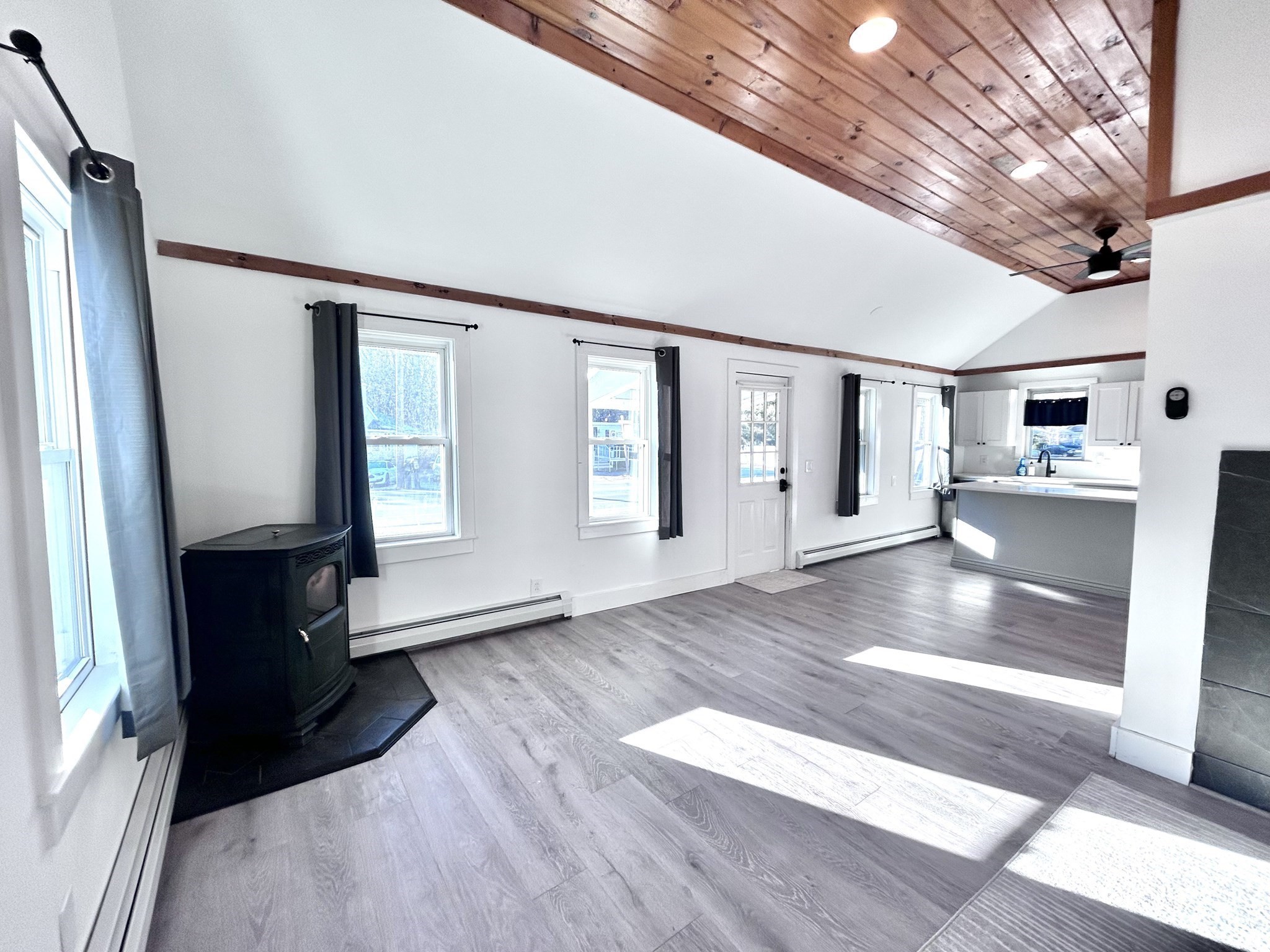 127 Beach Rd, Salisbury, MA 01952 - Image 13