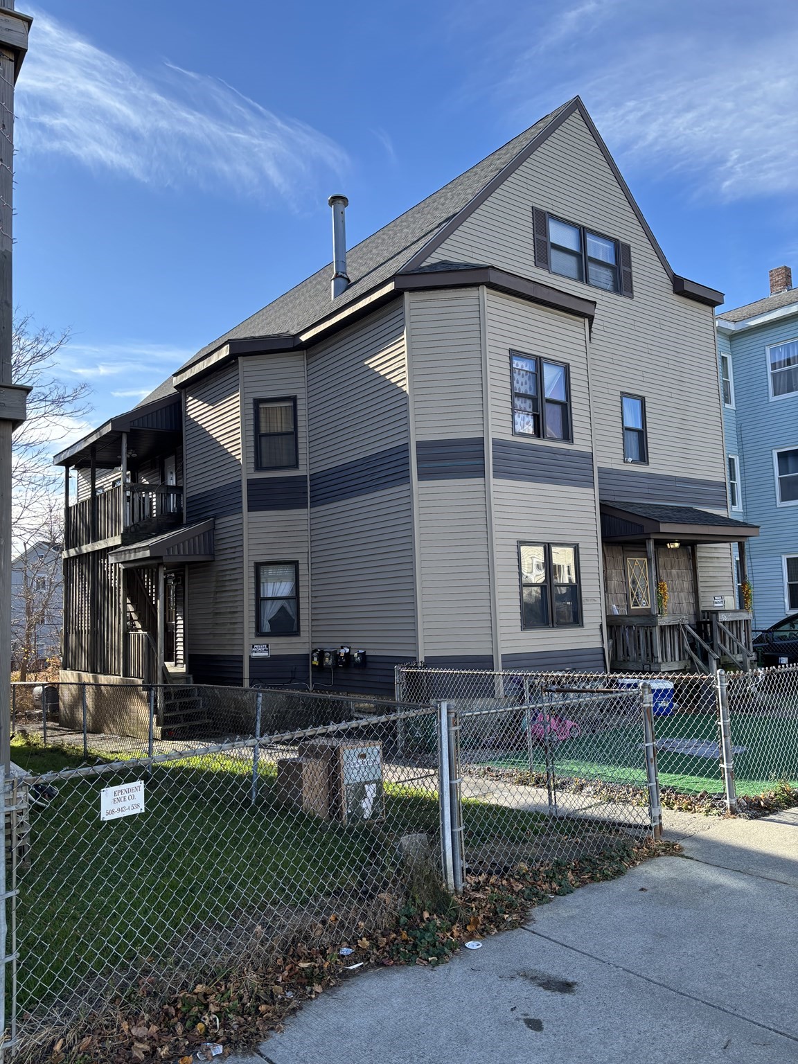 58 Granite St, Worcester, MA 01604