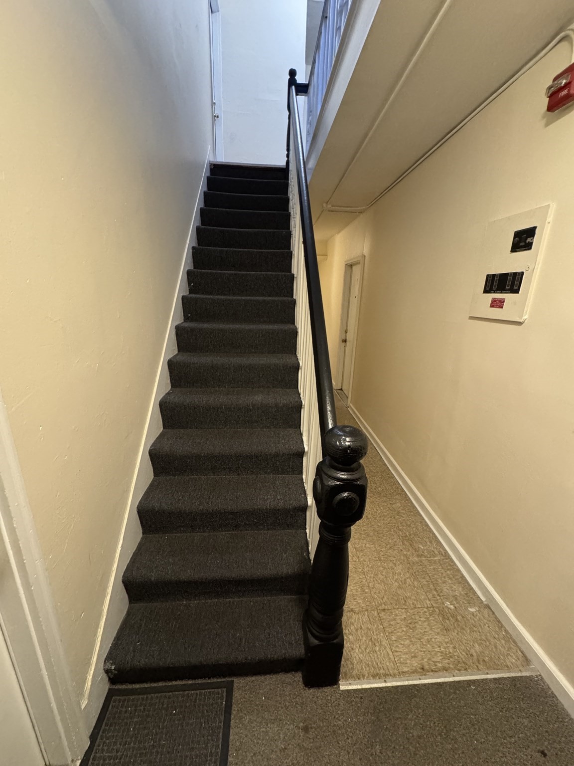 28 Grand St, Lowell, MA 01851 - Image 6